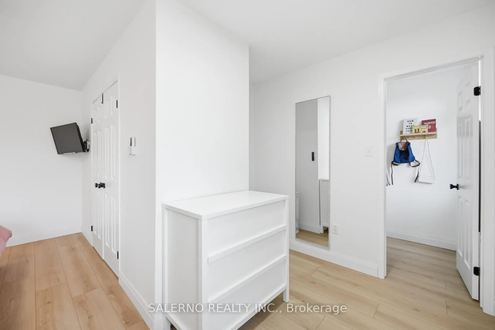 1202 Leslie Drive