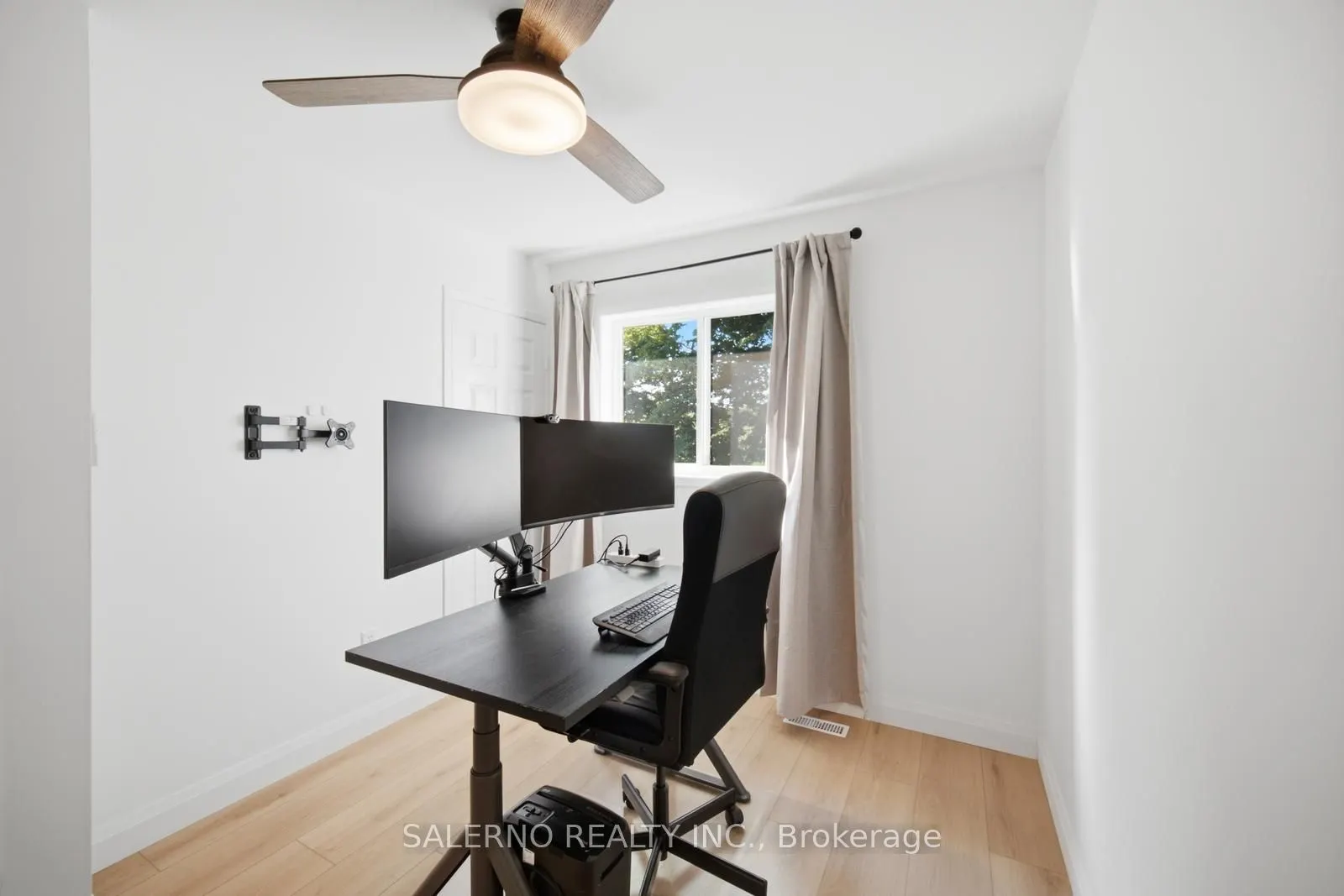 1202 Leslie Drive
