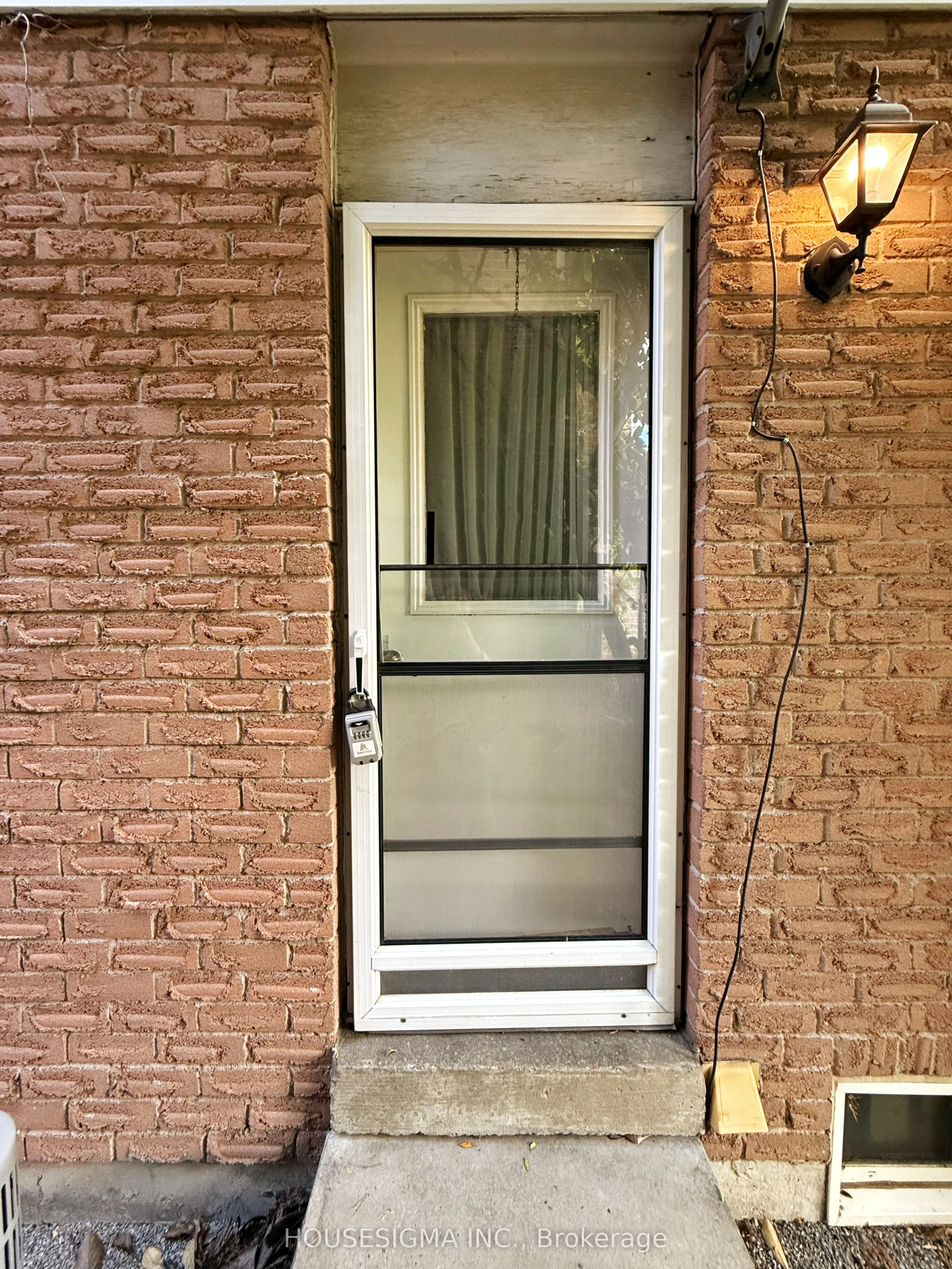 16 Mendys Forest Street #Lower
