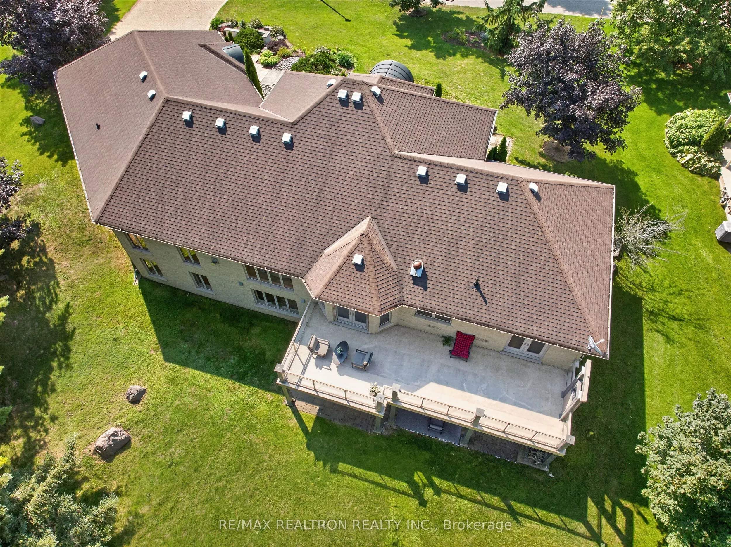 24 Maplehyrn Avenue