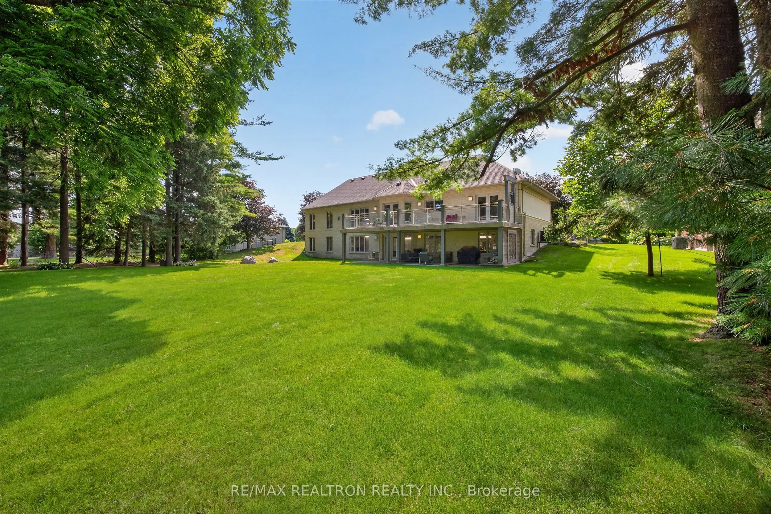 24 Maplehyrn Avenue