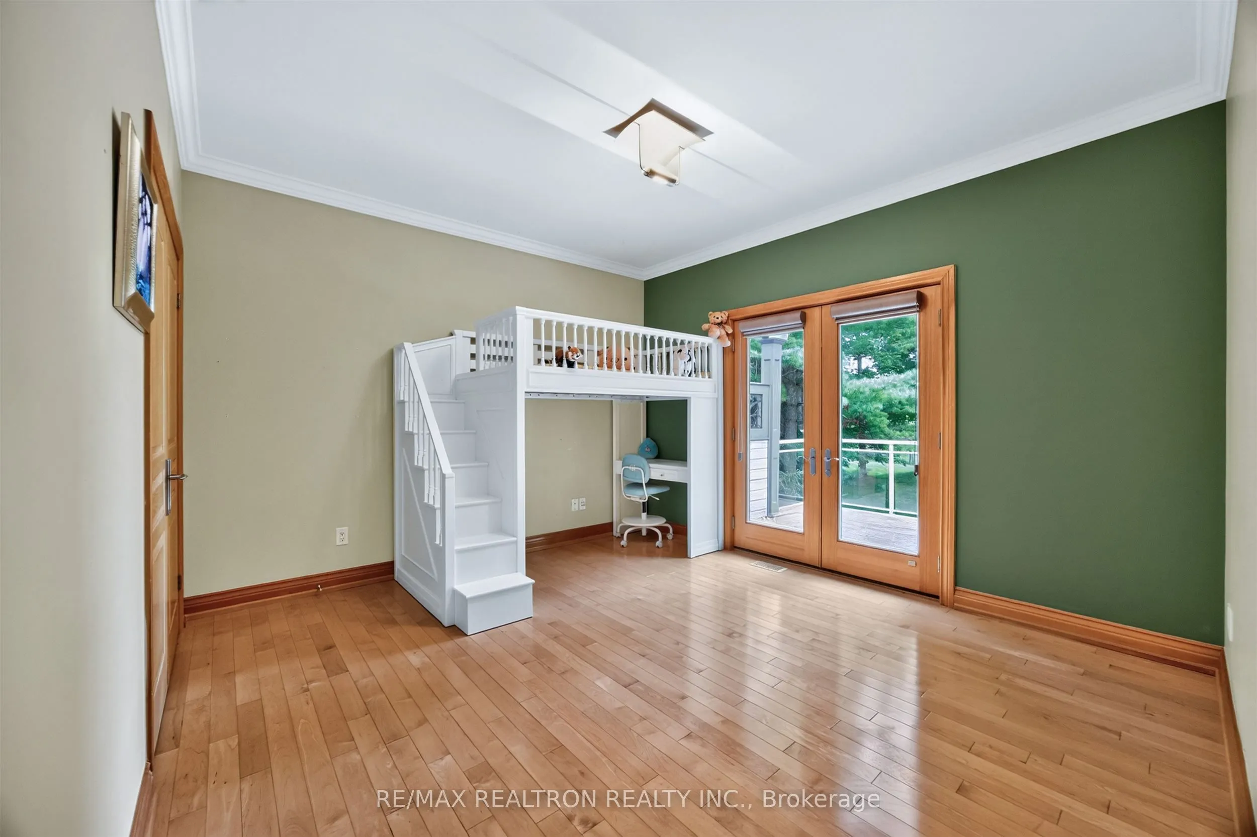 24 Maplehyrn Avenue