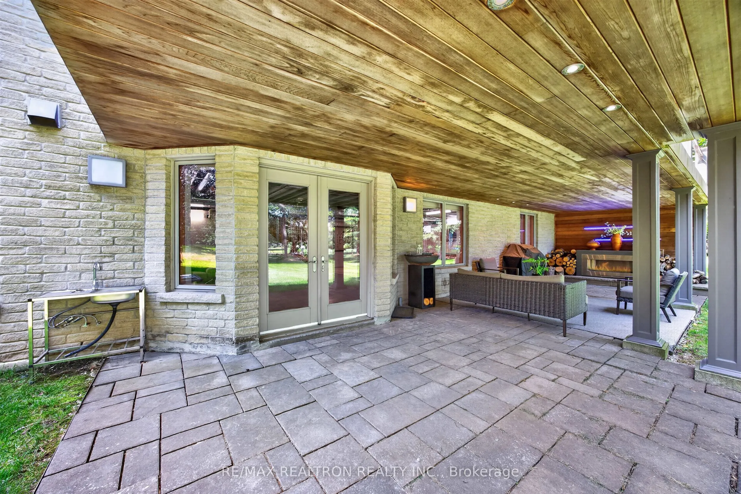 24 Maplehyrn Avenue