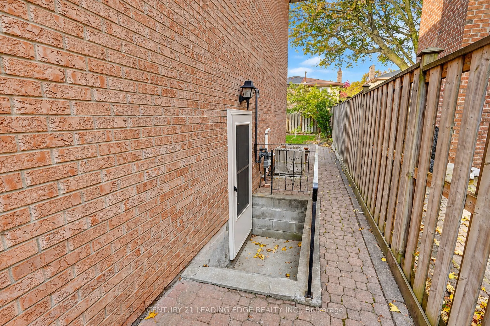 43 Ashland Crescent