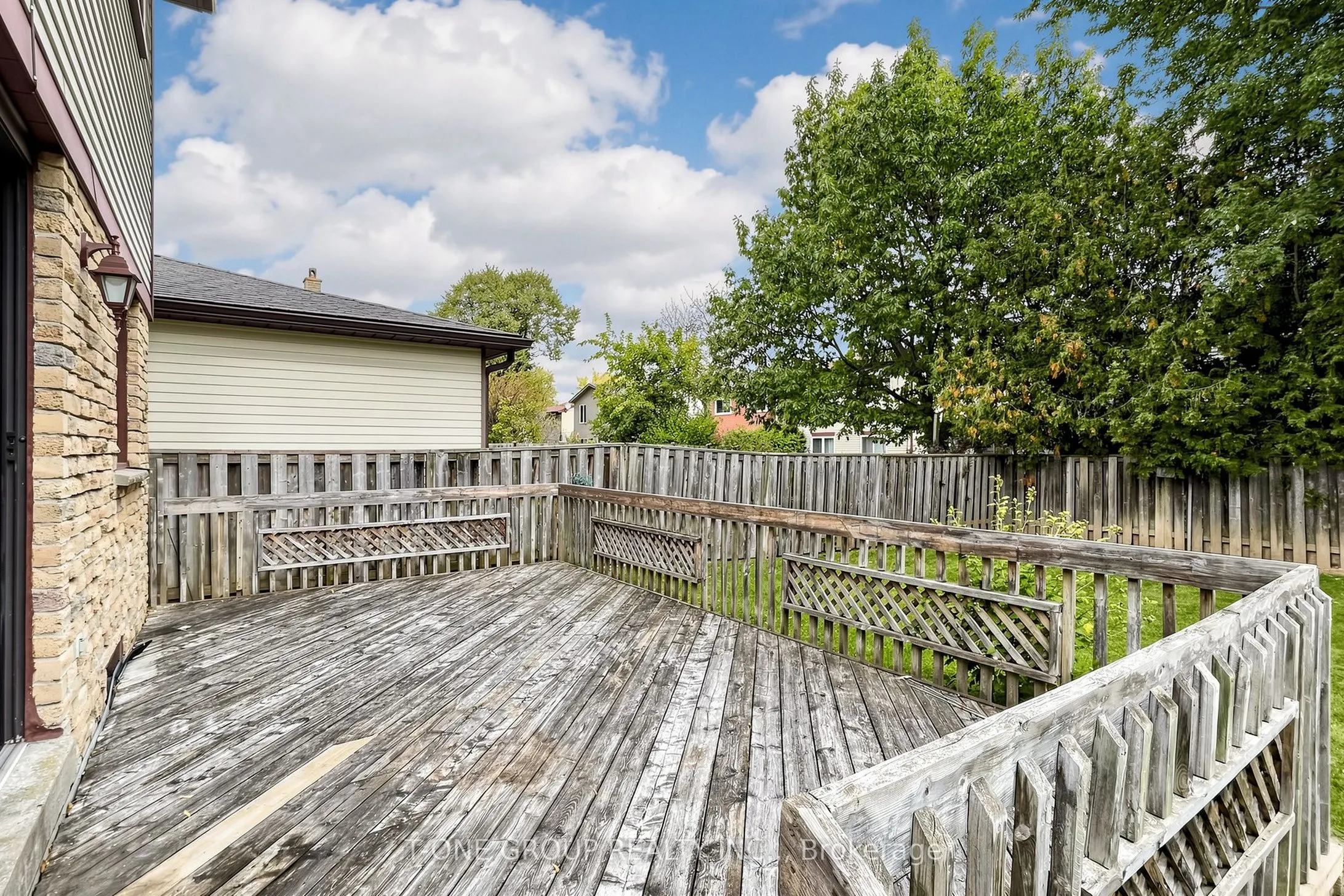21 Madsen Crescent