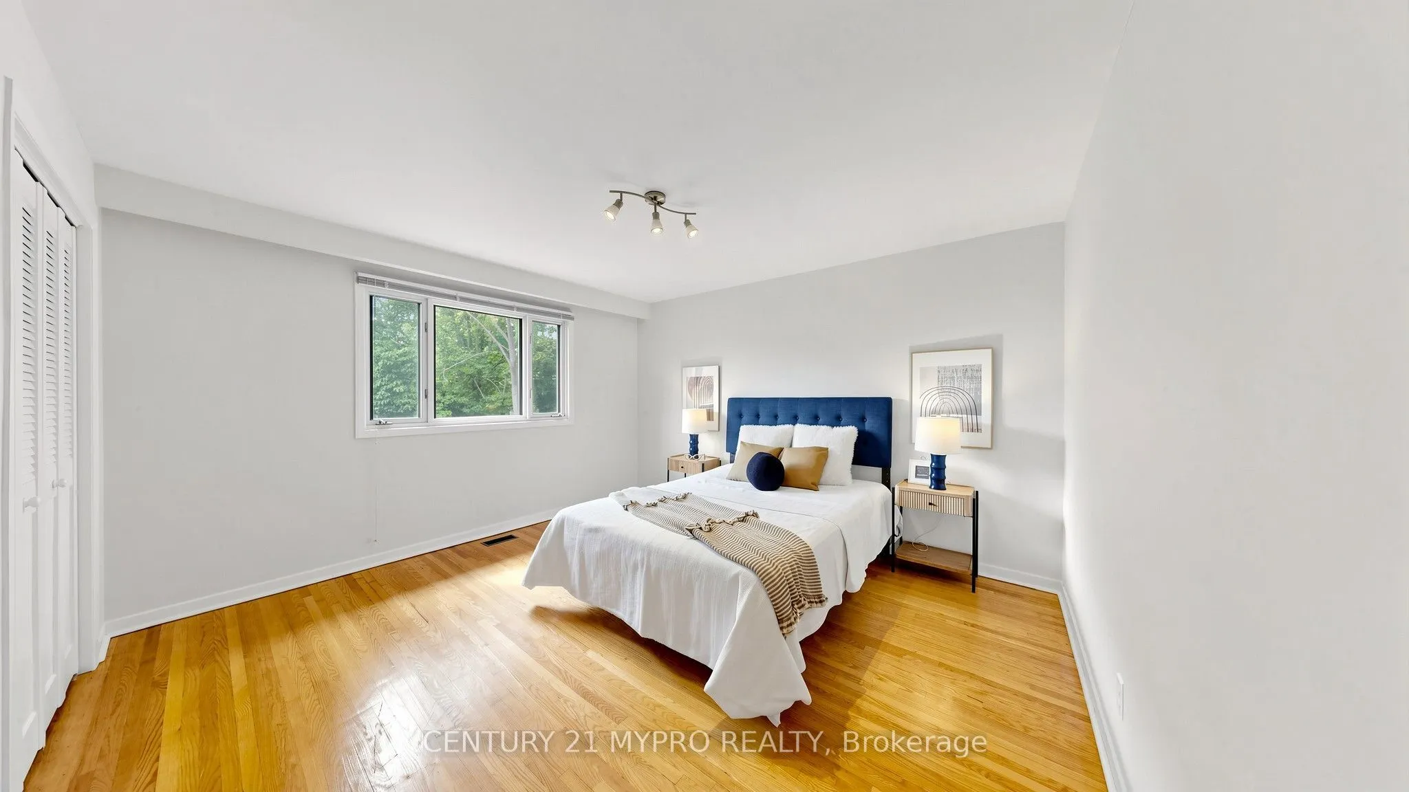 23 Forest Park Crescent