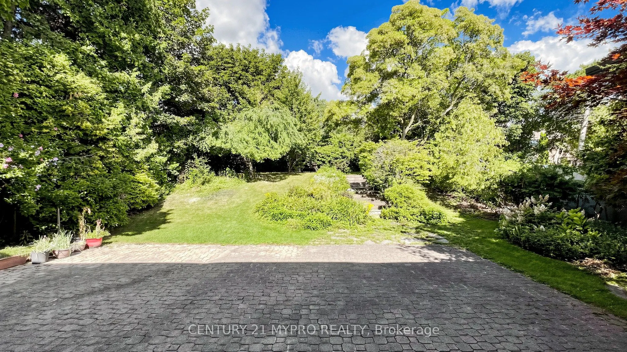 23 Forest Park Crescent