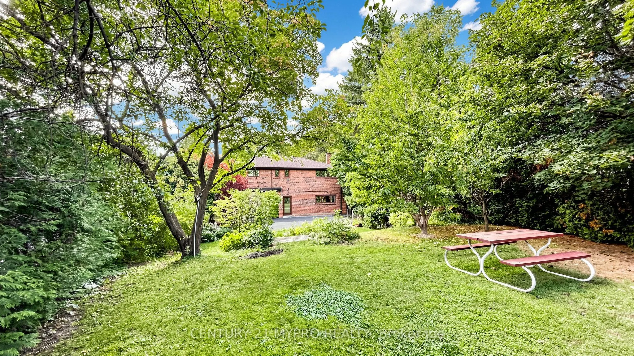 23 Forest Park Crescent