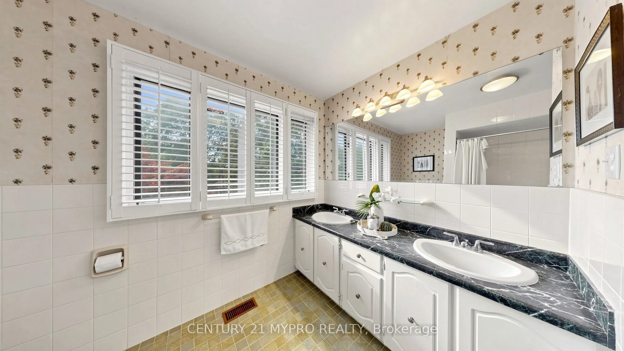 23 Forest Park Crescent