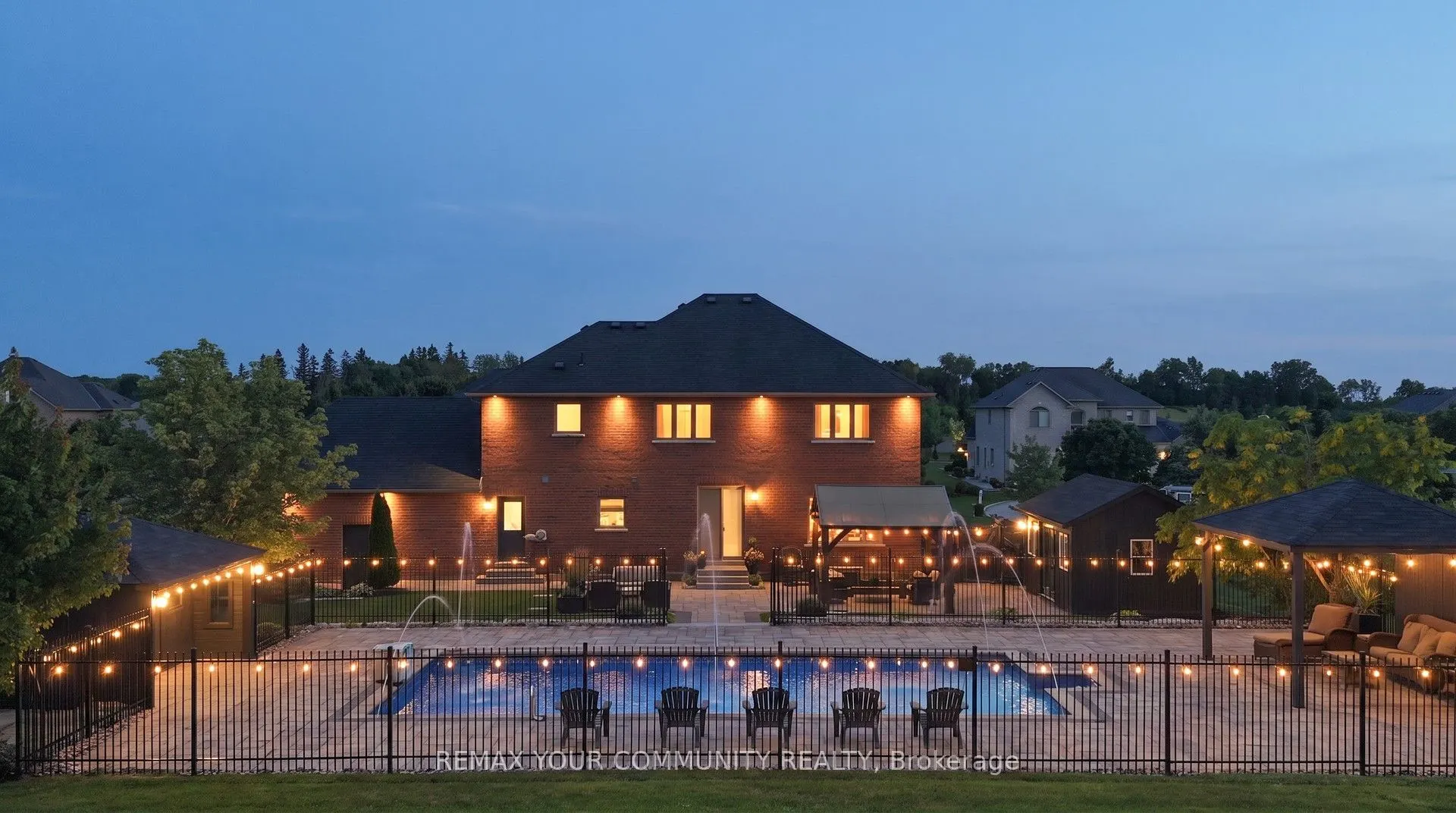 15 Stonesthrow Crescent