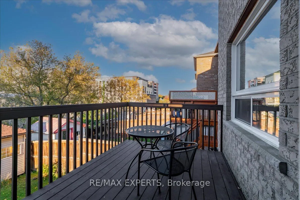 147 Armstrong Crescent