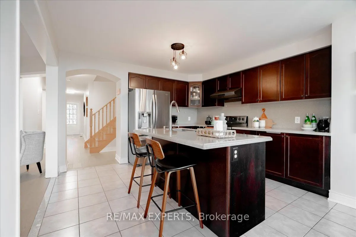 147 Armstrong Crescent