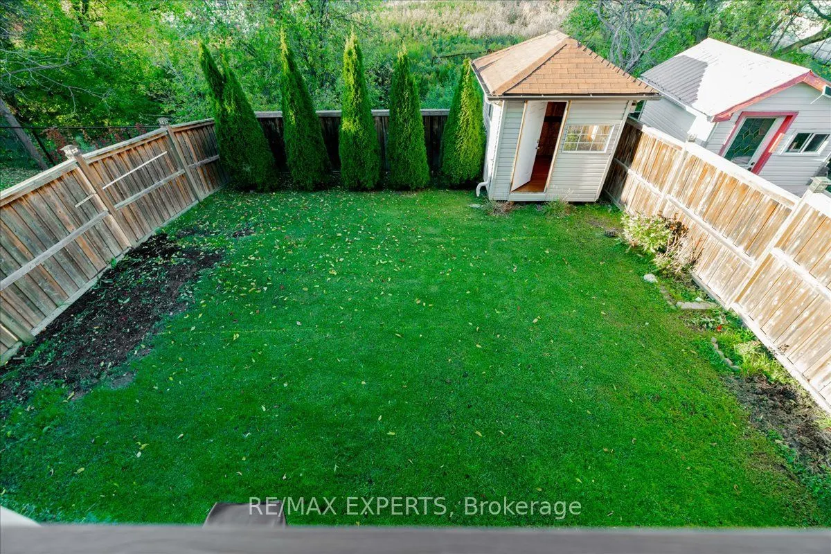 147 Armstrong Crescent