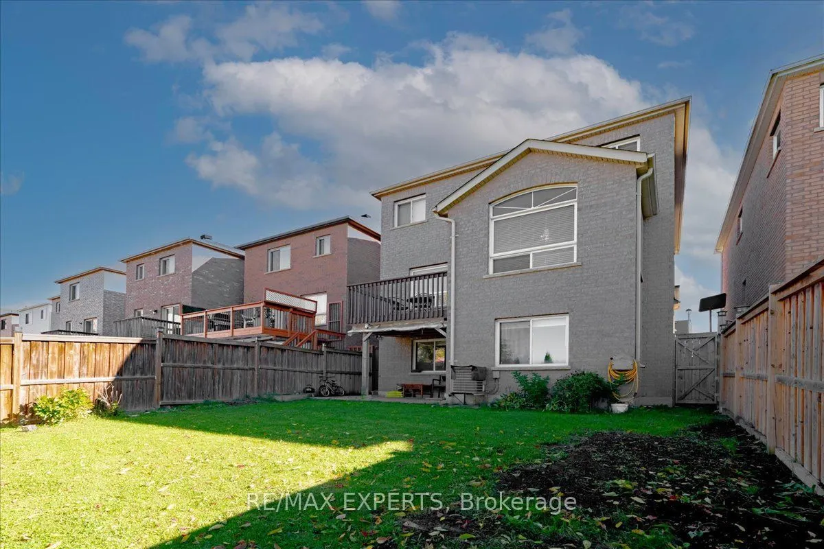 147 Armstrong Crescent