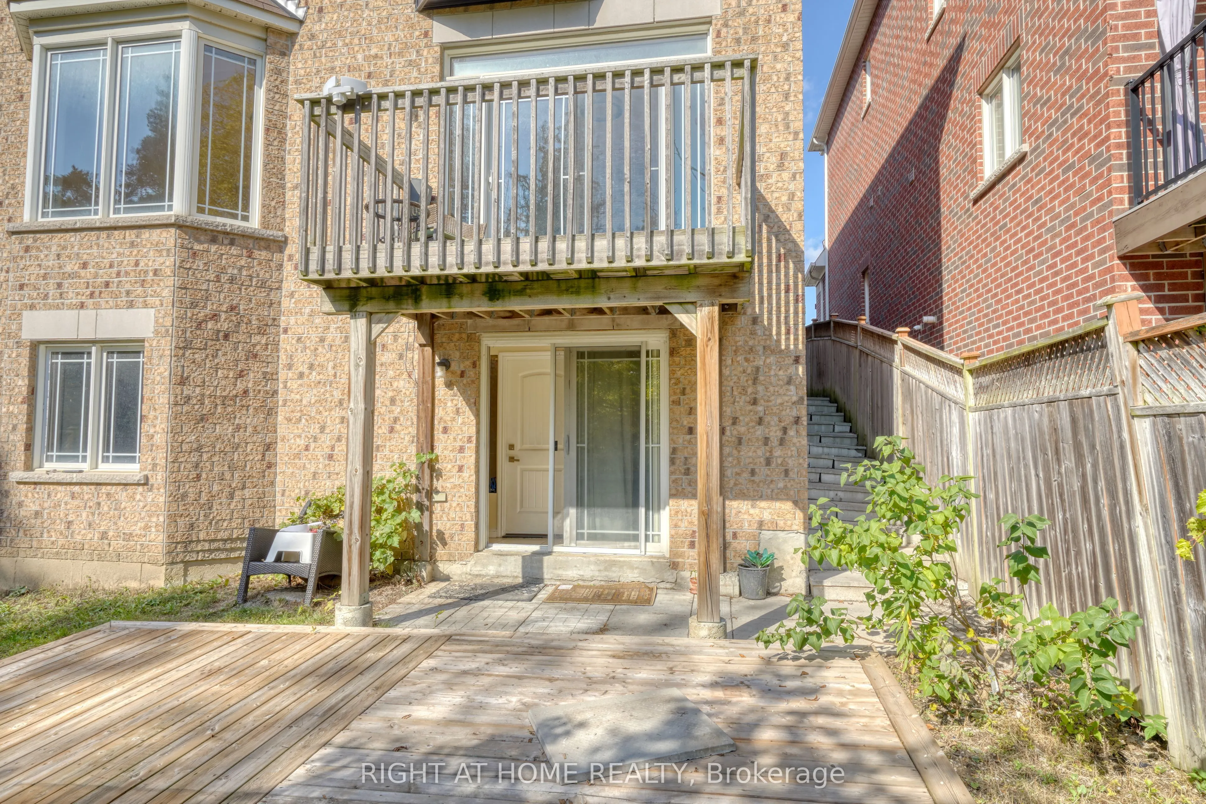 171 Maurier Boulevard