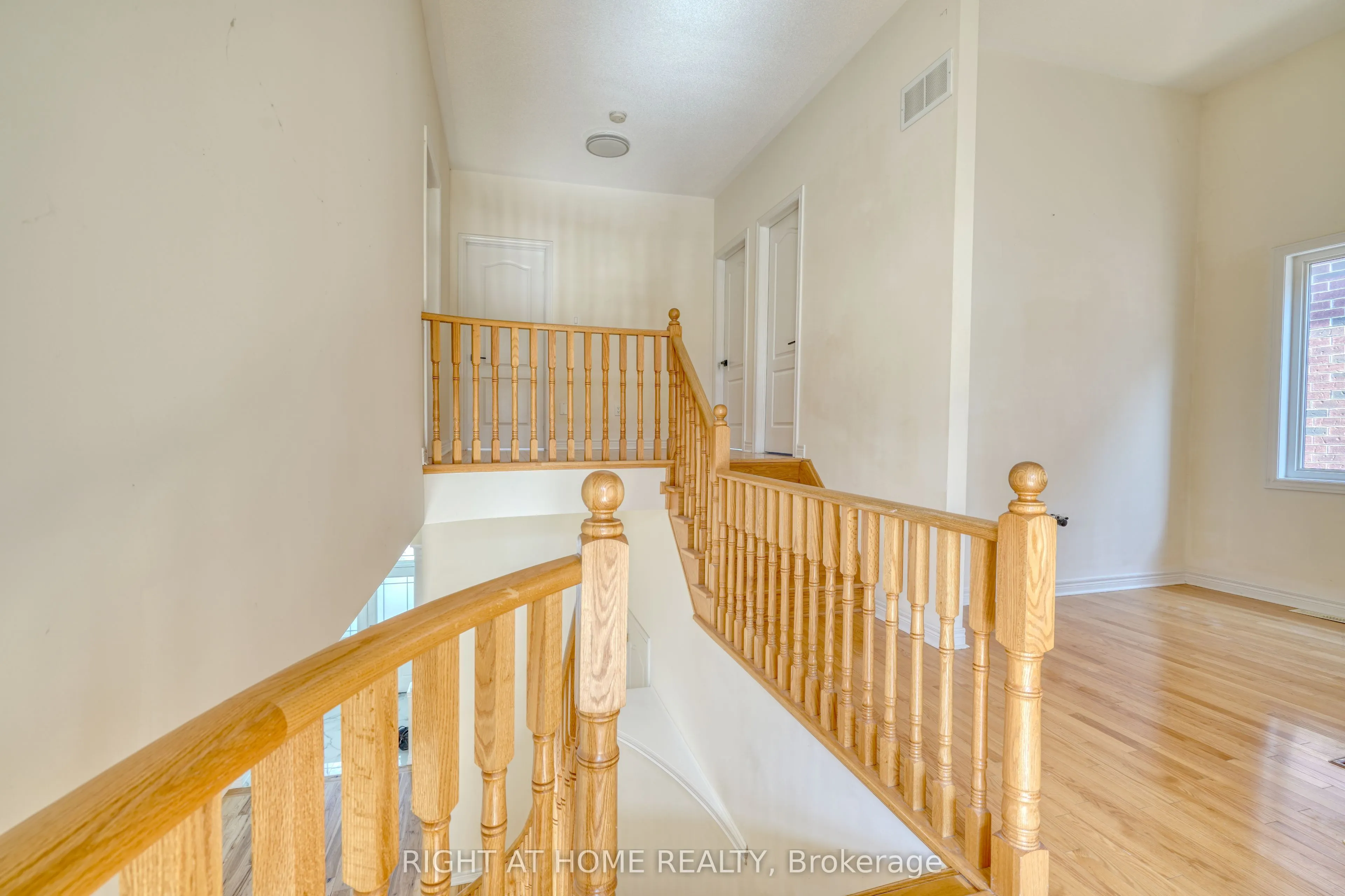 171 Maurier Boulevard