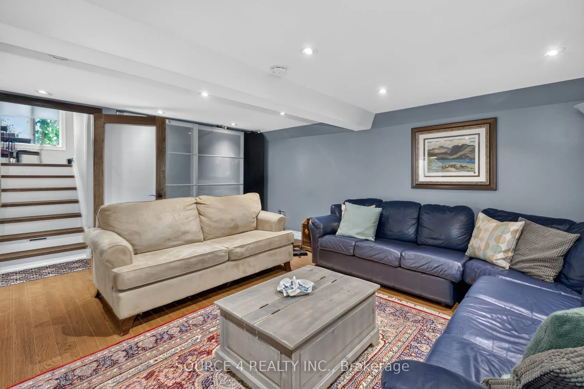 51 Knowles Crescent
