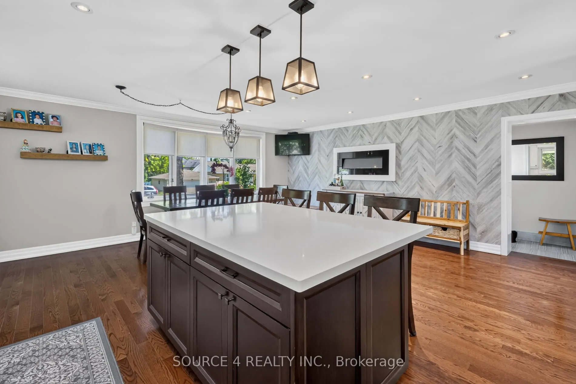51 Knowles Crescent
