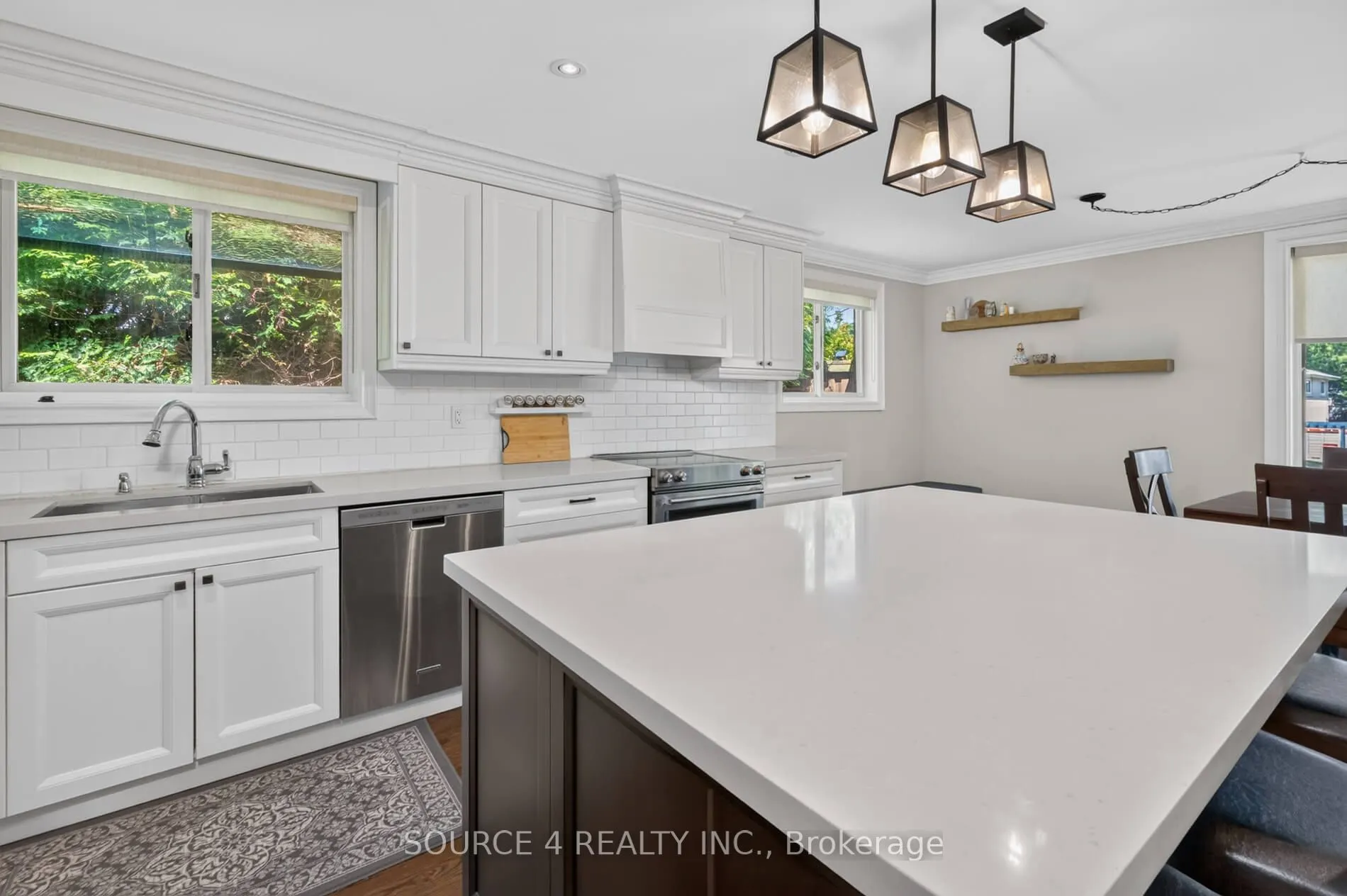 51 Knowles Crescent