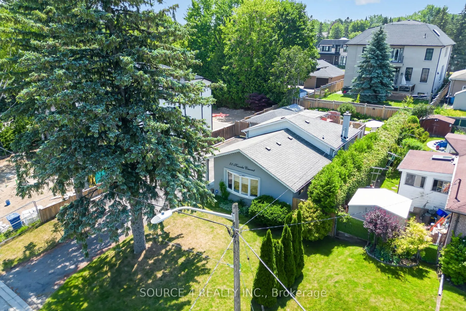 51 Knowles Crescent