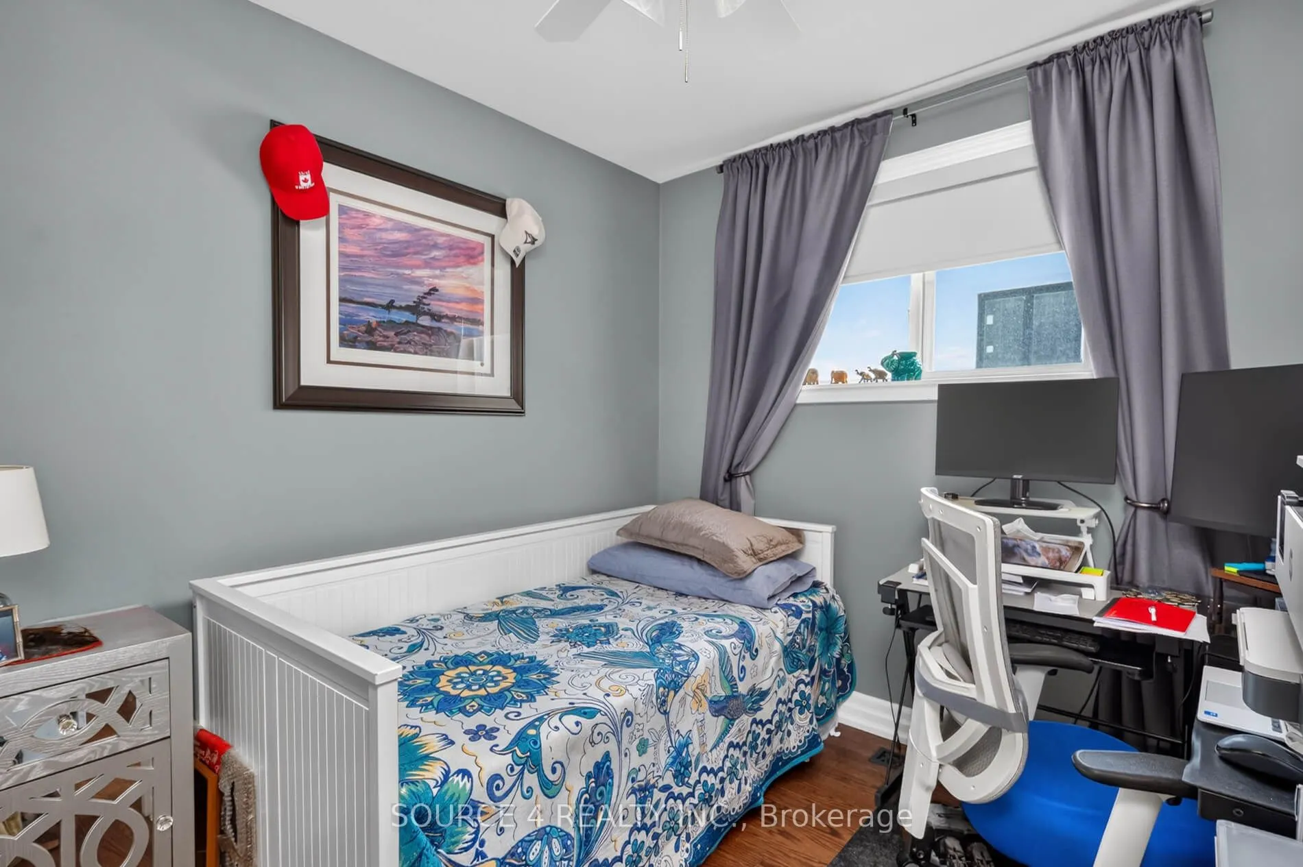 51 Knowles Crescent
