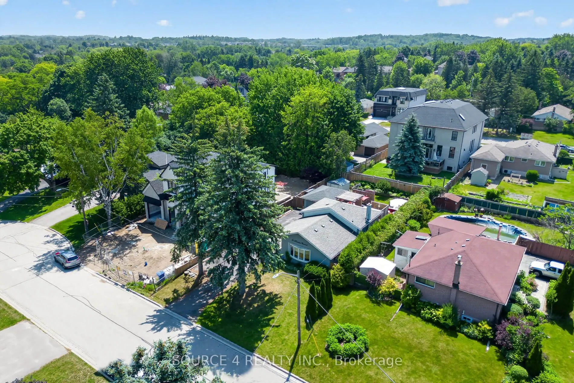 51 Knowles Crescent