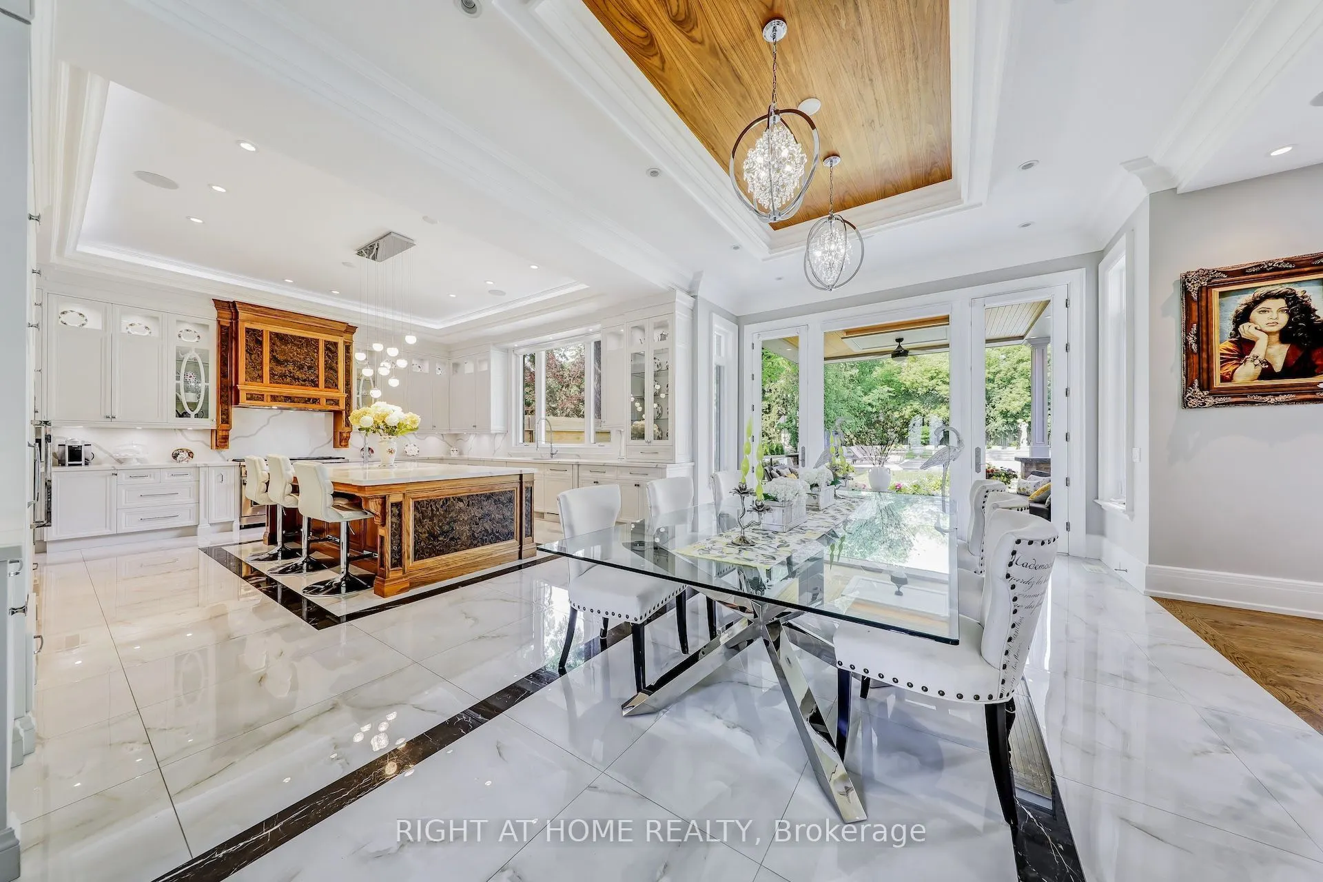 10 Yongeview Avenue