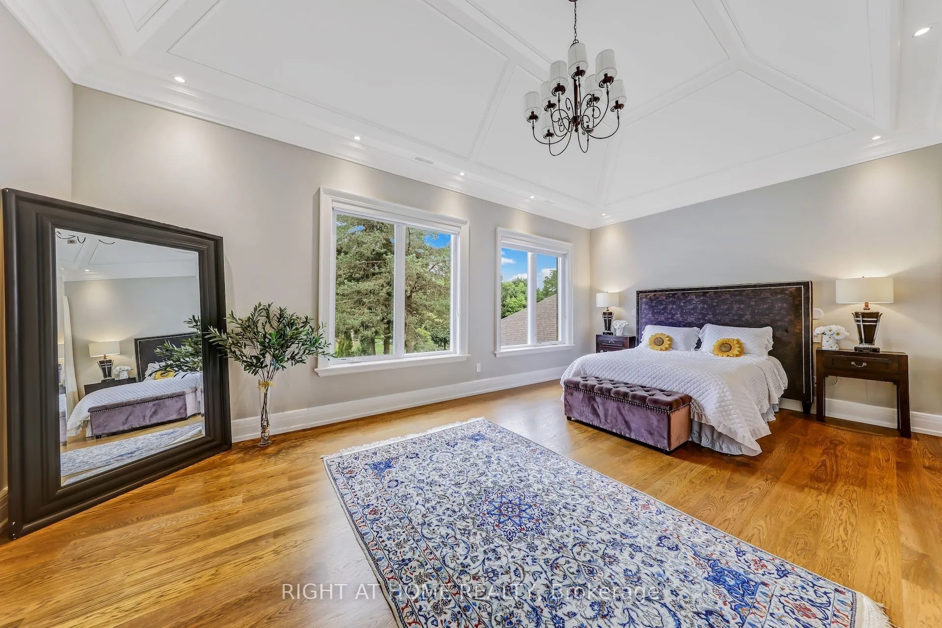 10 Yongeview Avenue