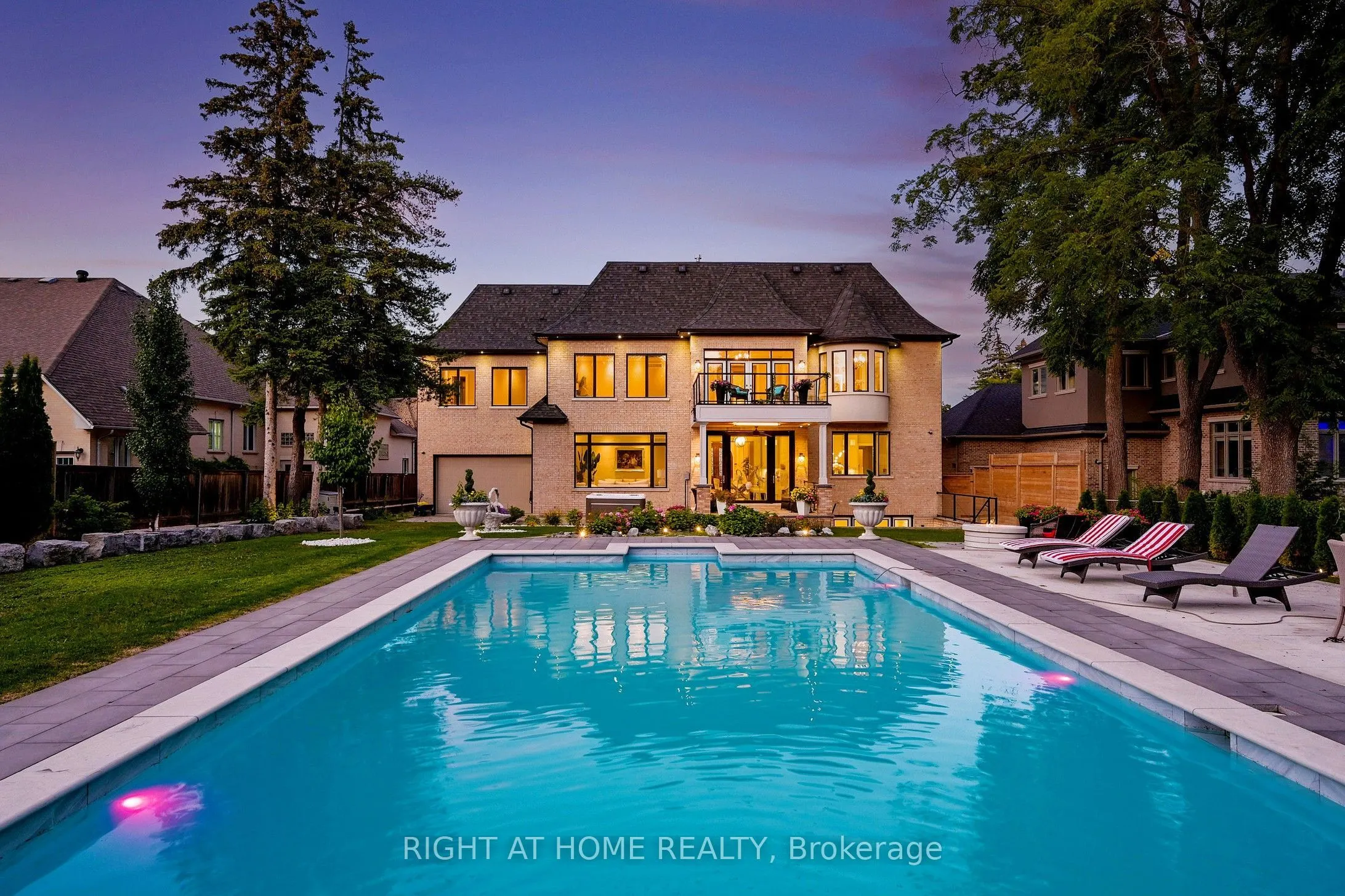 10 Yongeview Avenue
