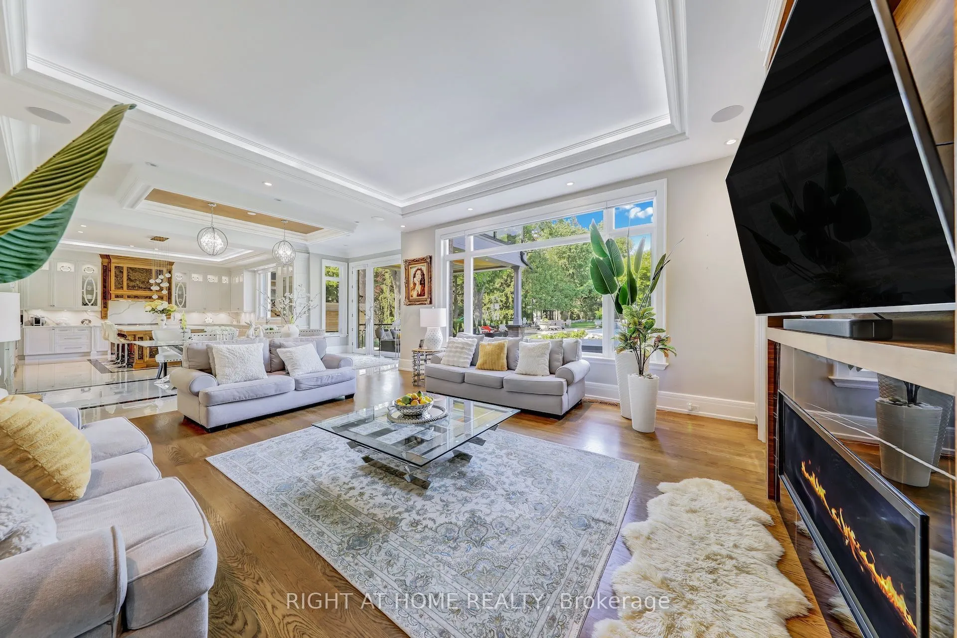 10 Yongeview Avenue