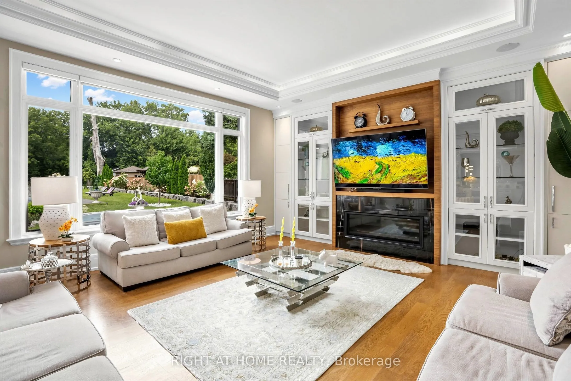10 Yongeview Avenue