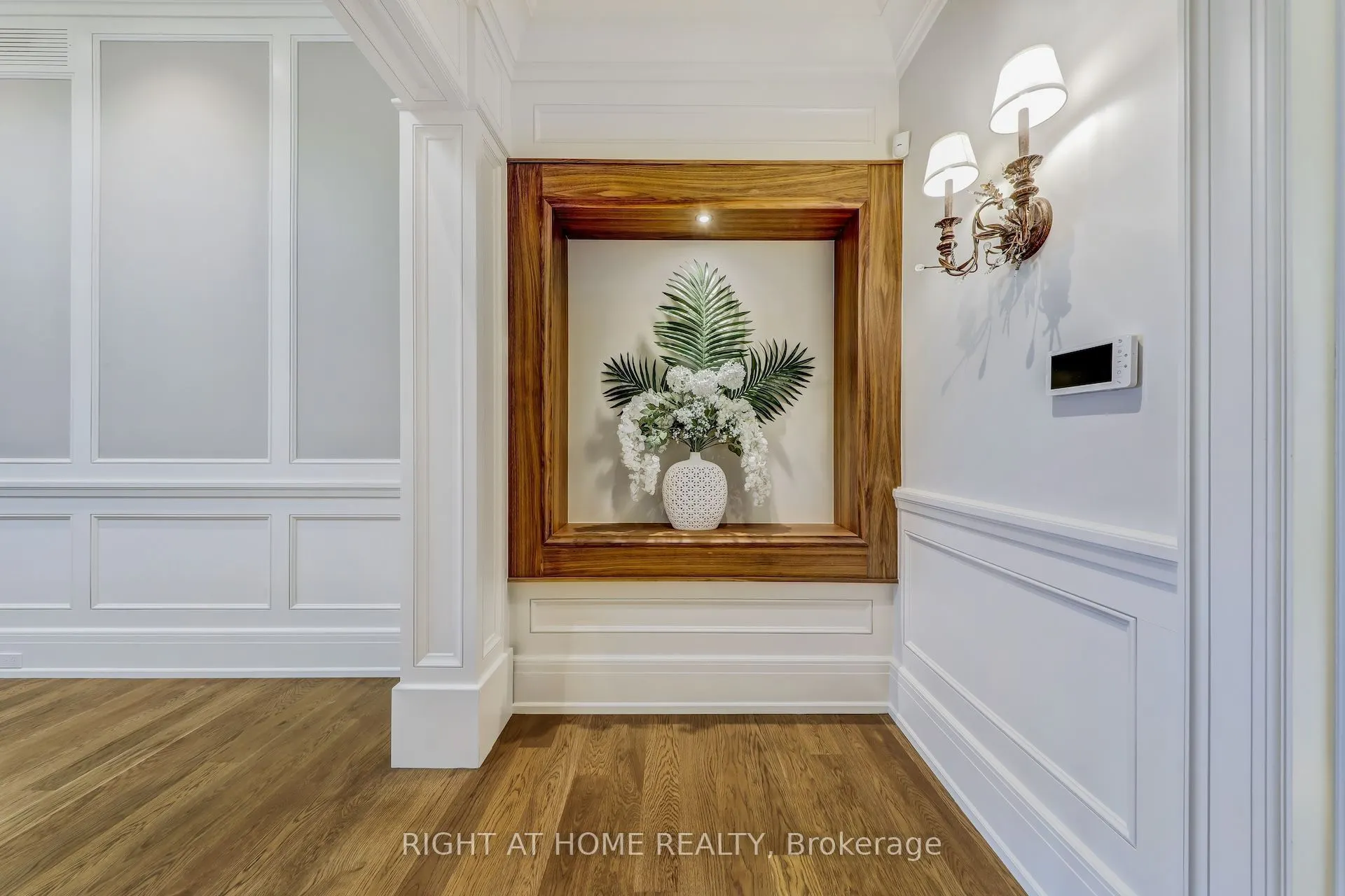 10 Yongeview Avenue