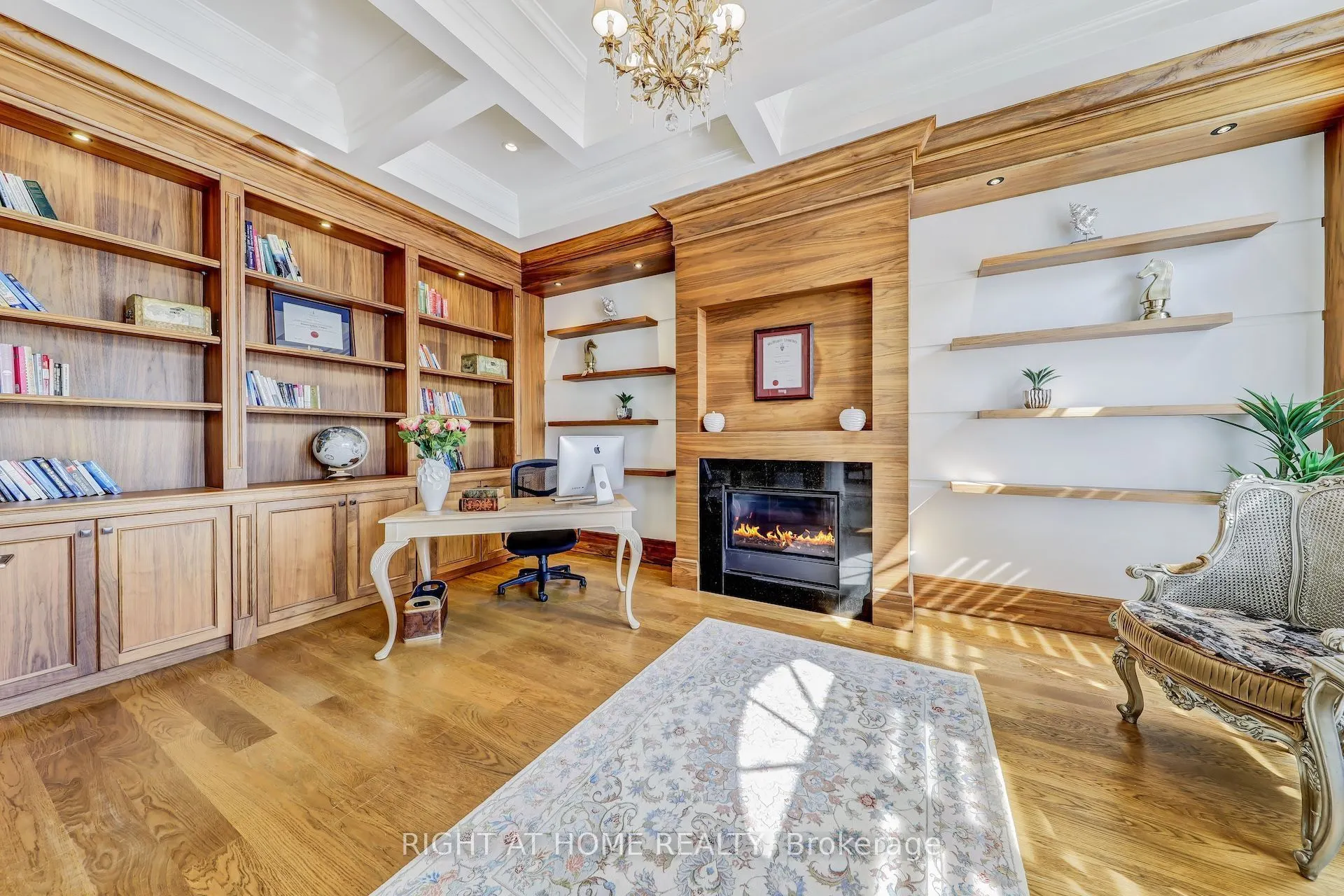 10 Yongeview Avenue