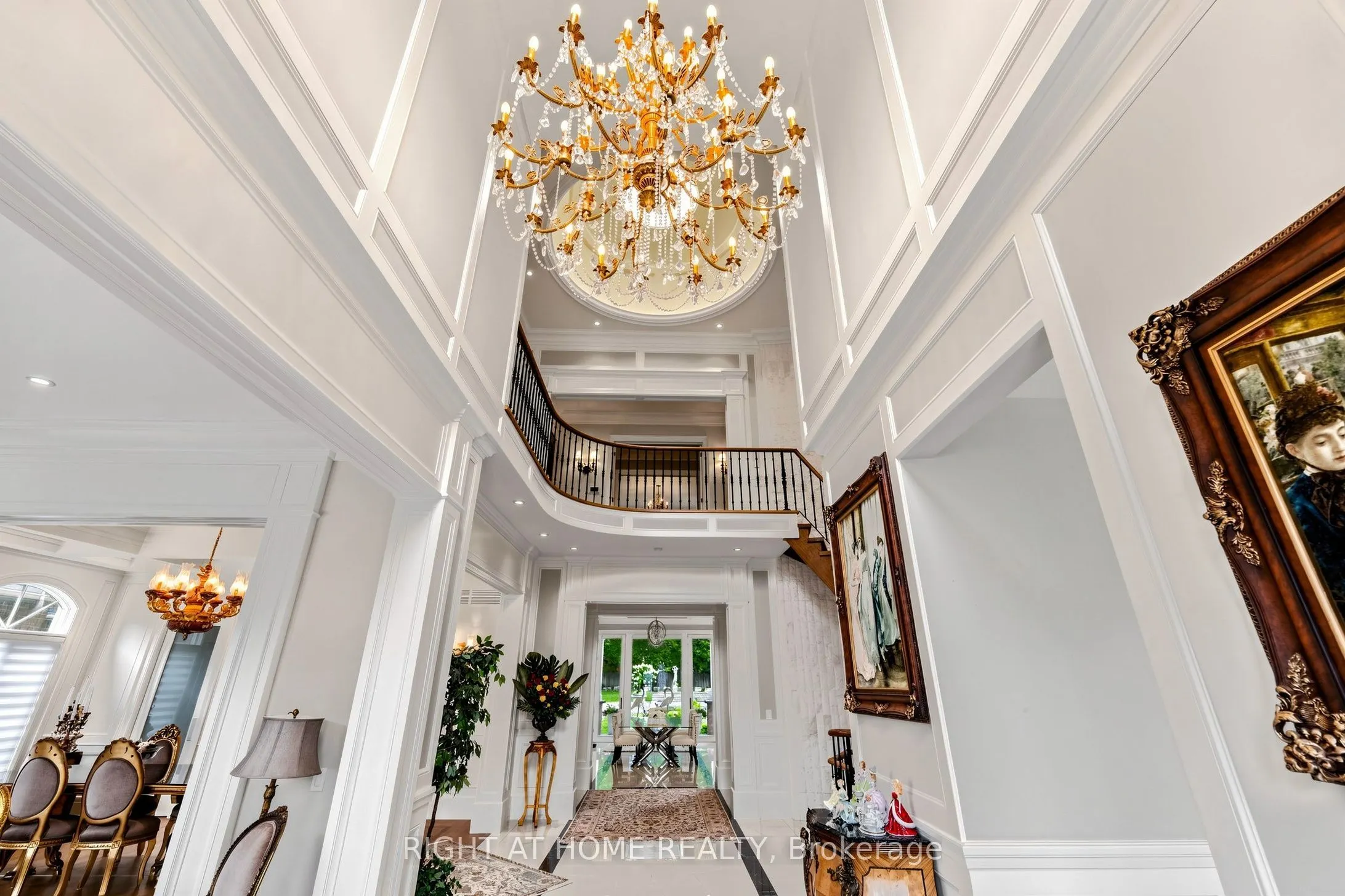 10 Yongeview Avenue