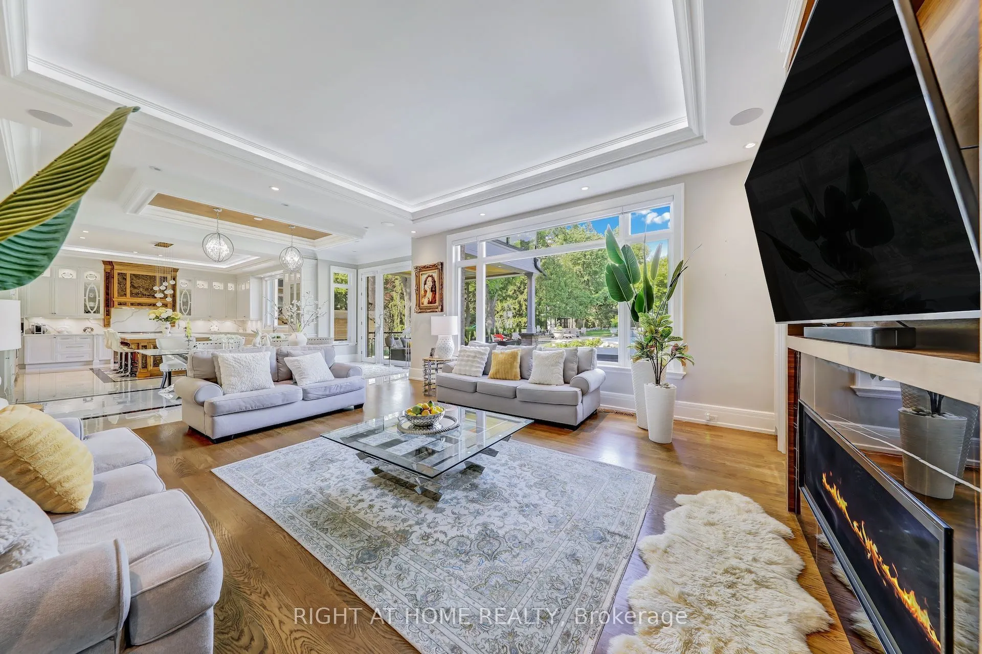 10 Yongeview Avenue