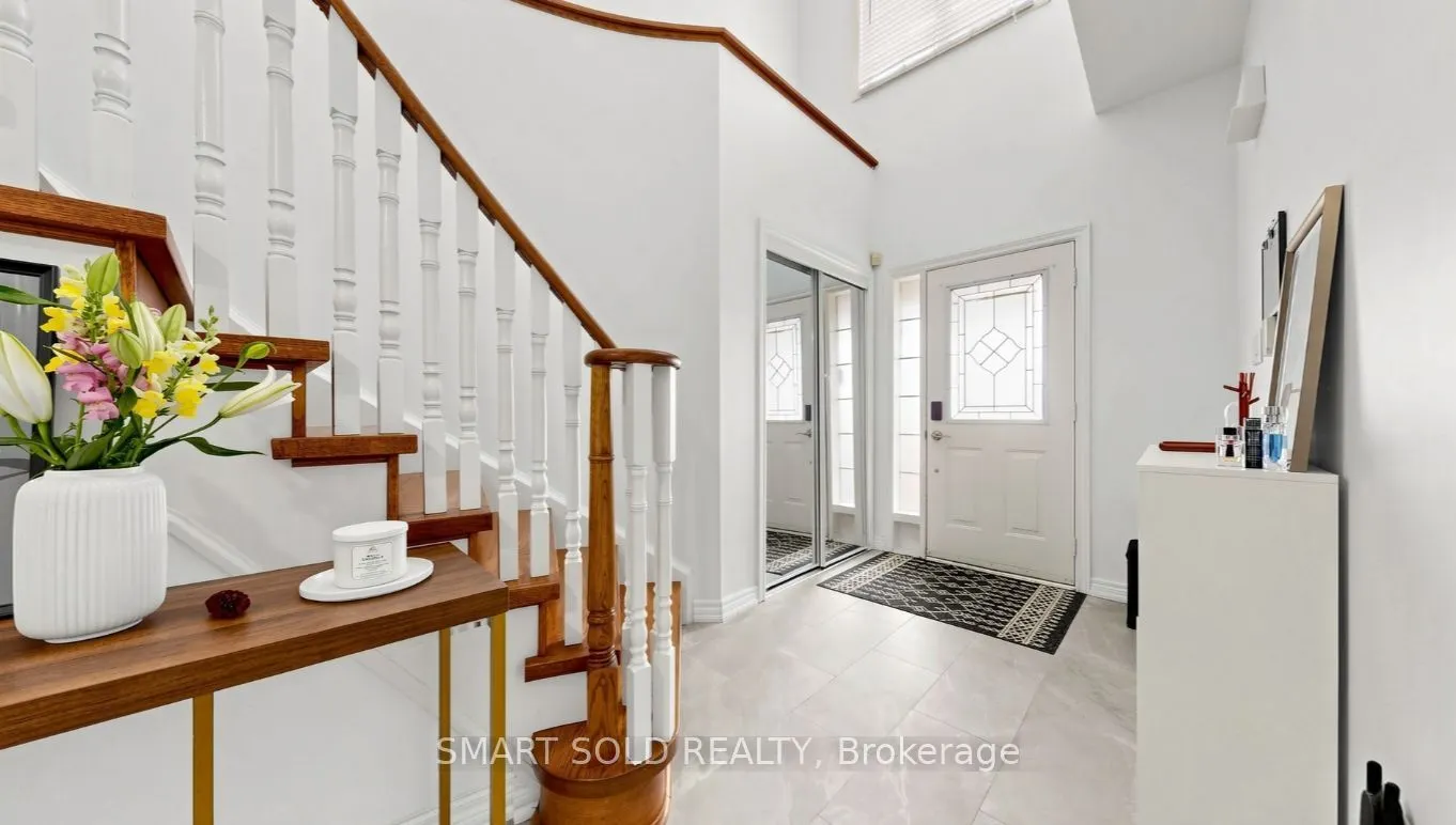 6 Kinney Gate