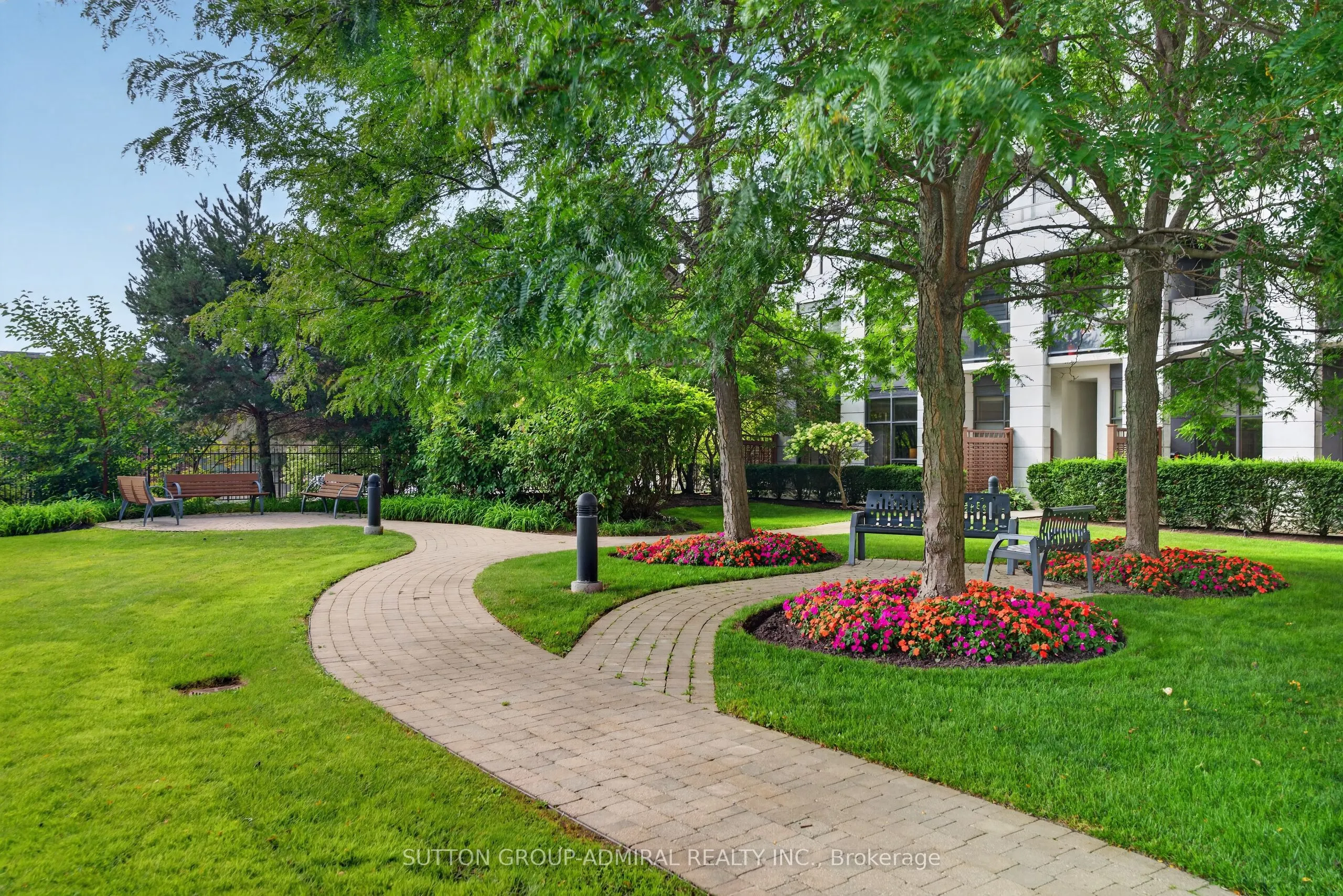 18 Harding Boulevard #1203