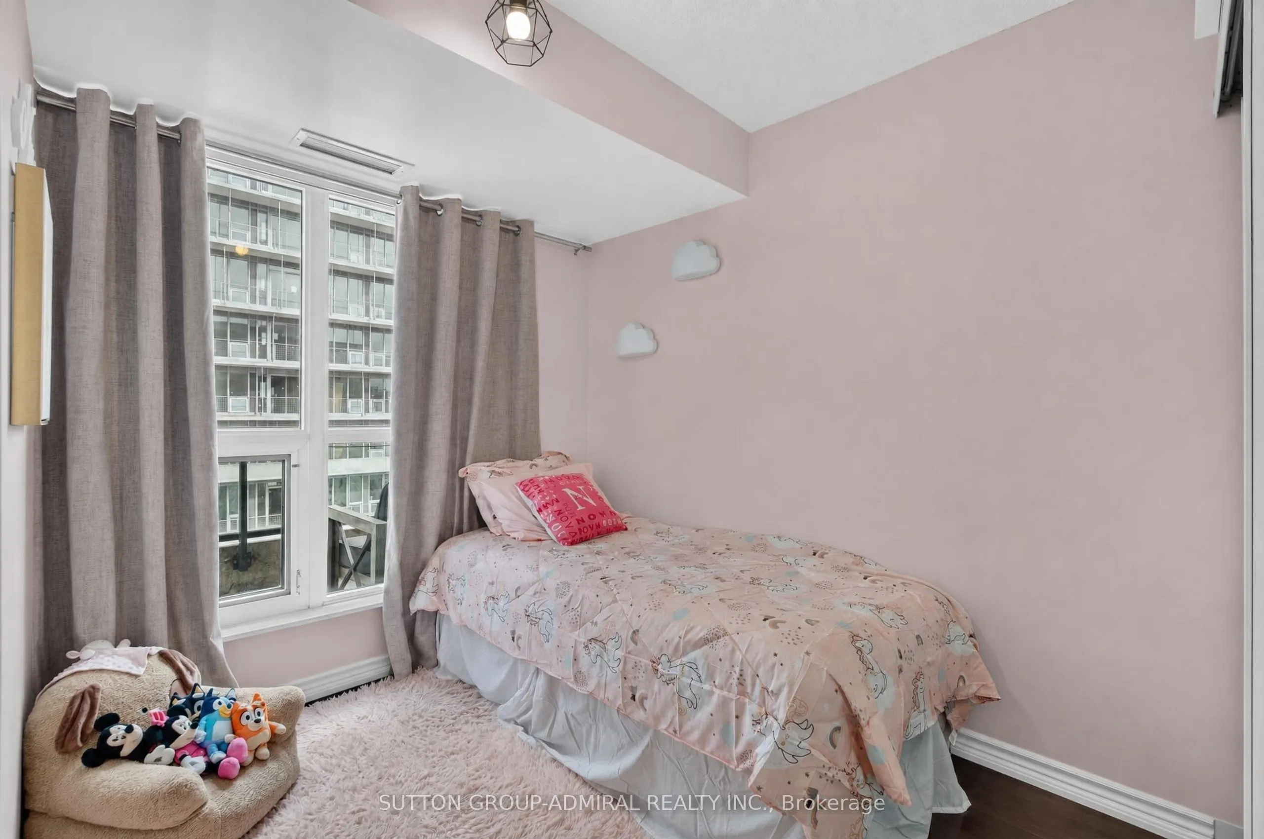 18 Harding Boulevard #1203