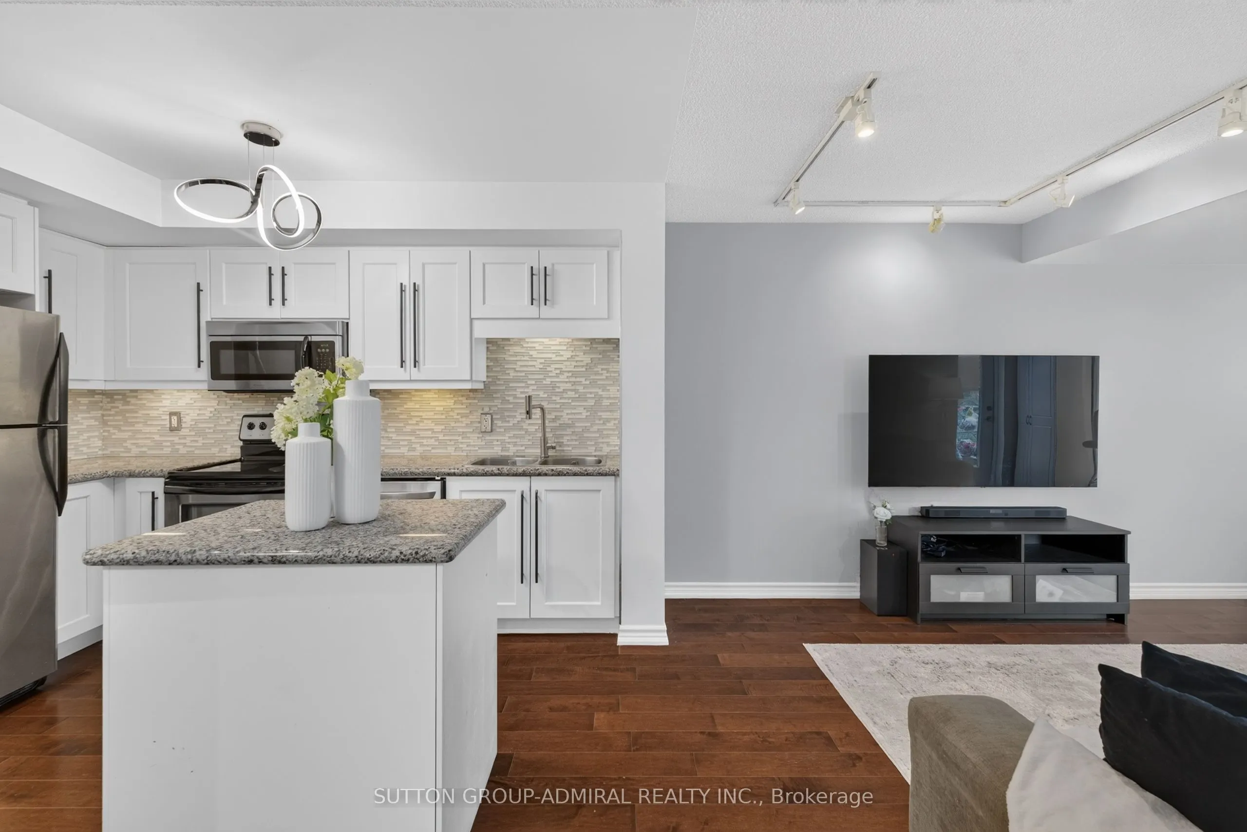 18 Harding Boulevard #1203