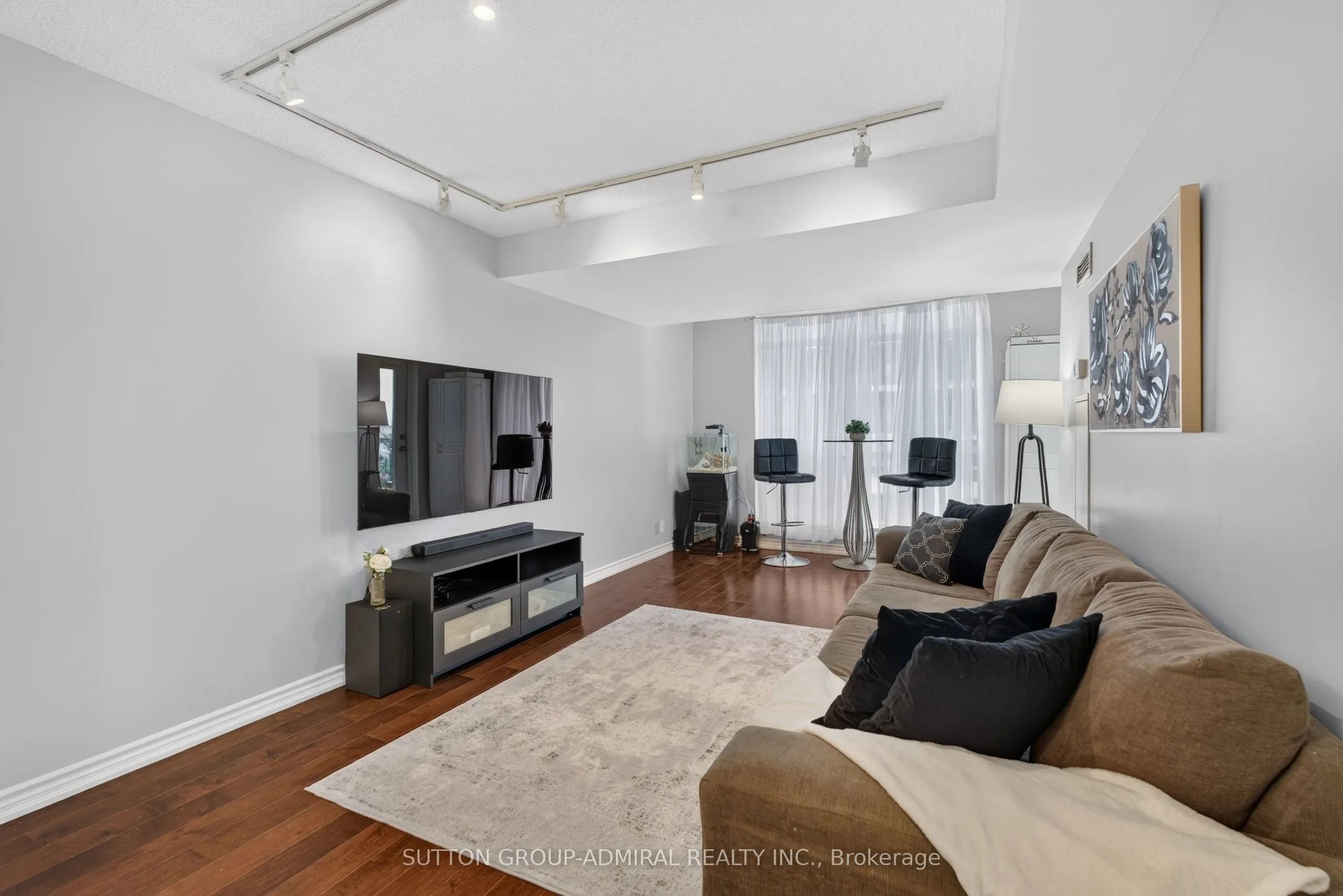 18 Harding Boulevard #1203