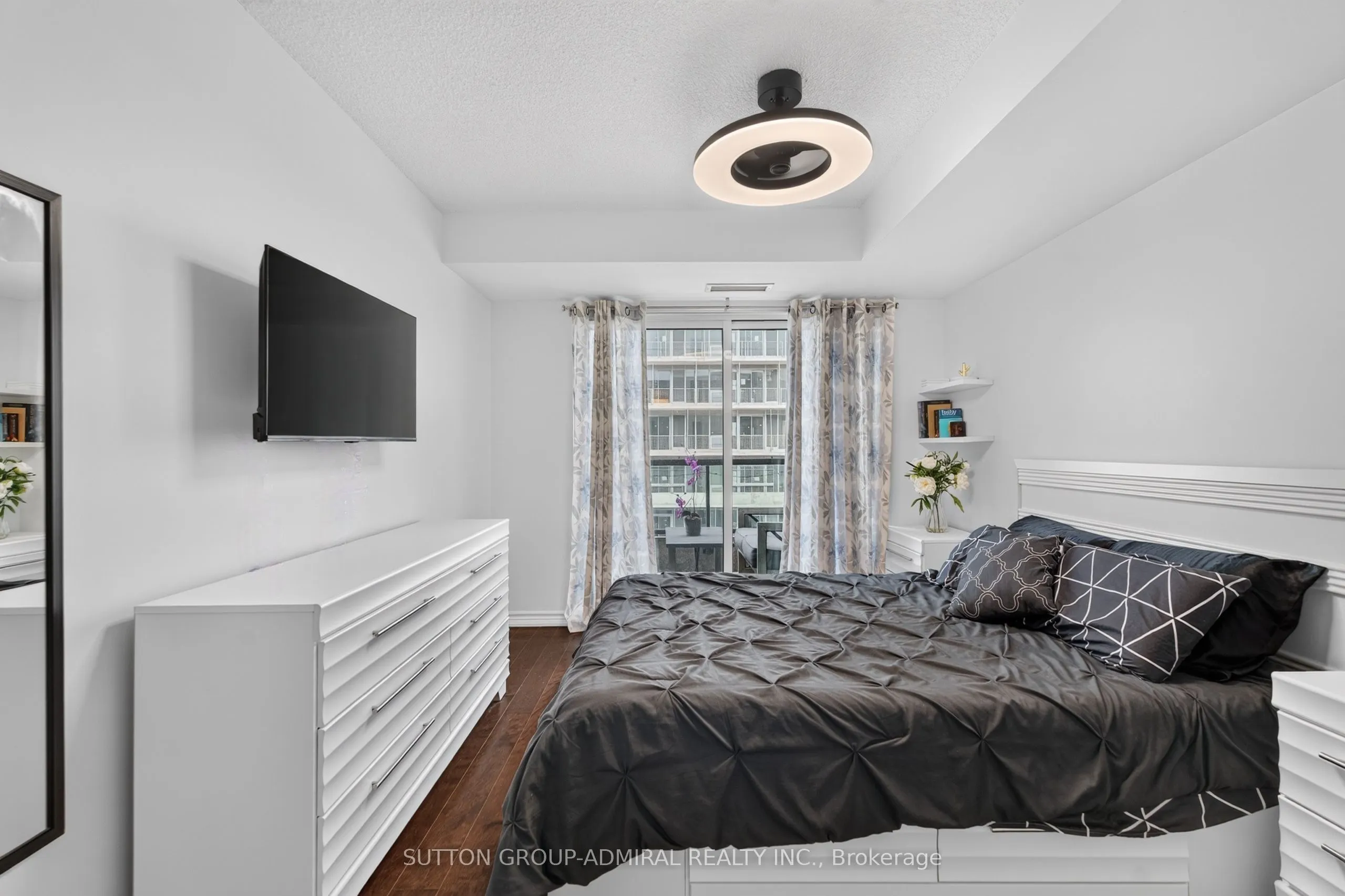 18 Harding Boulevard #1203