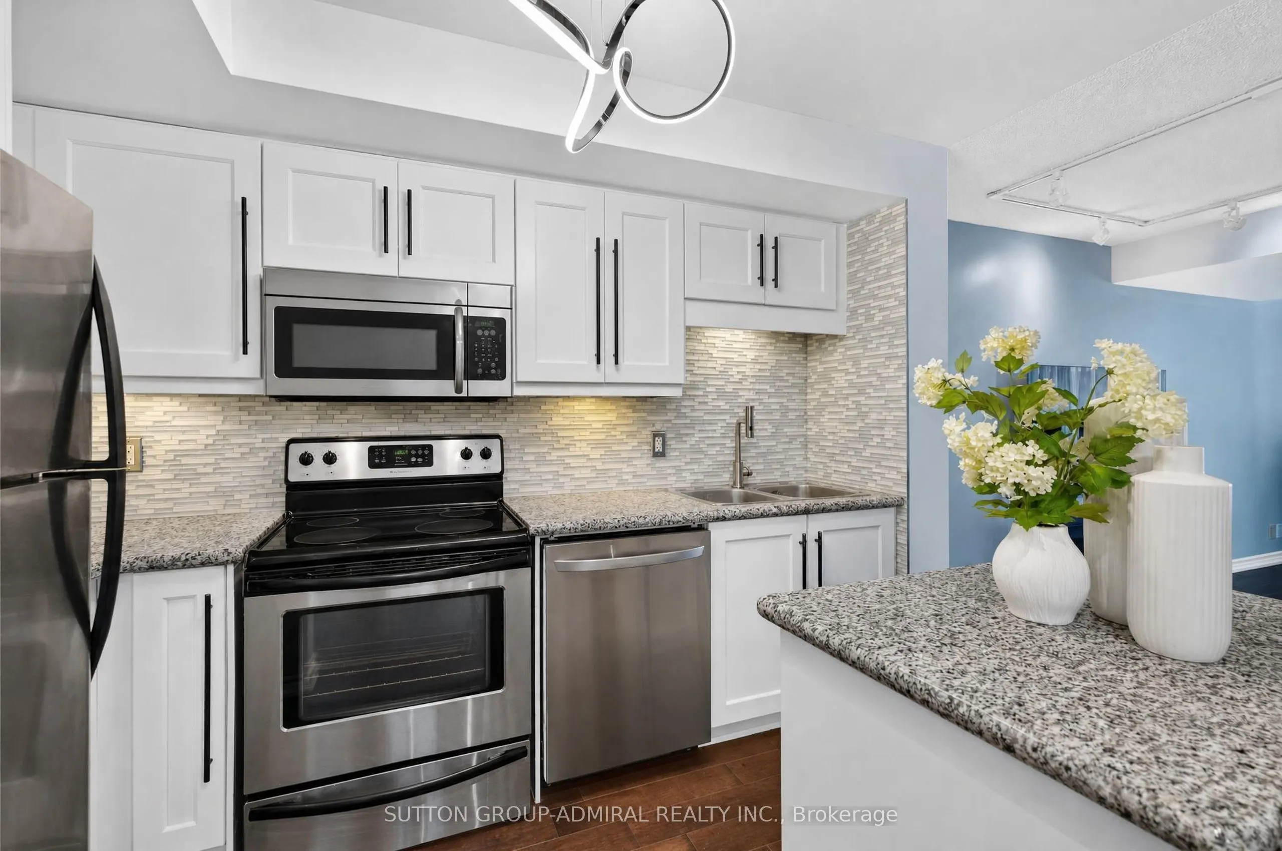 18 Harding Boulevard #1203