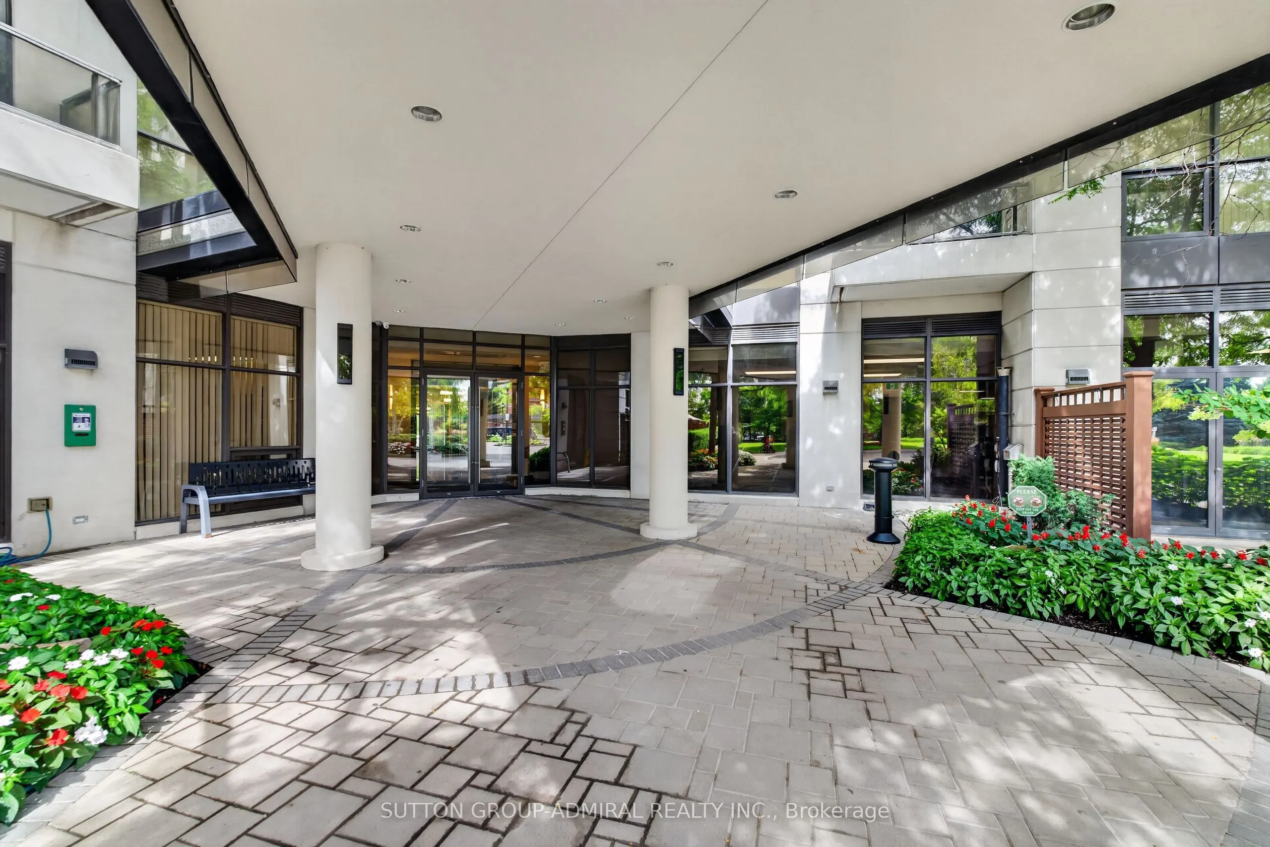 18 Harding Boulevard #1203