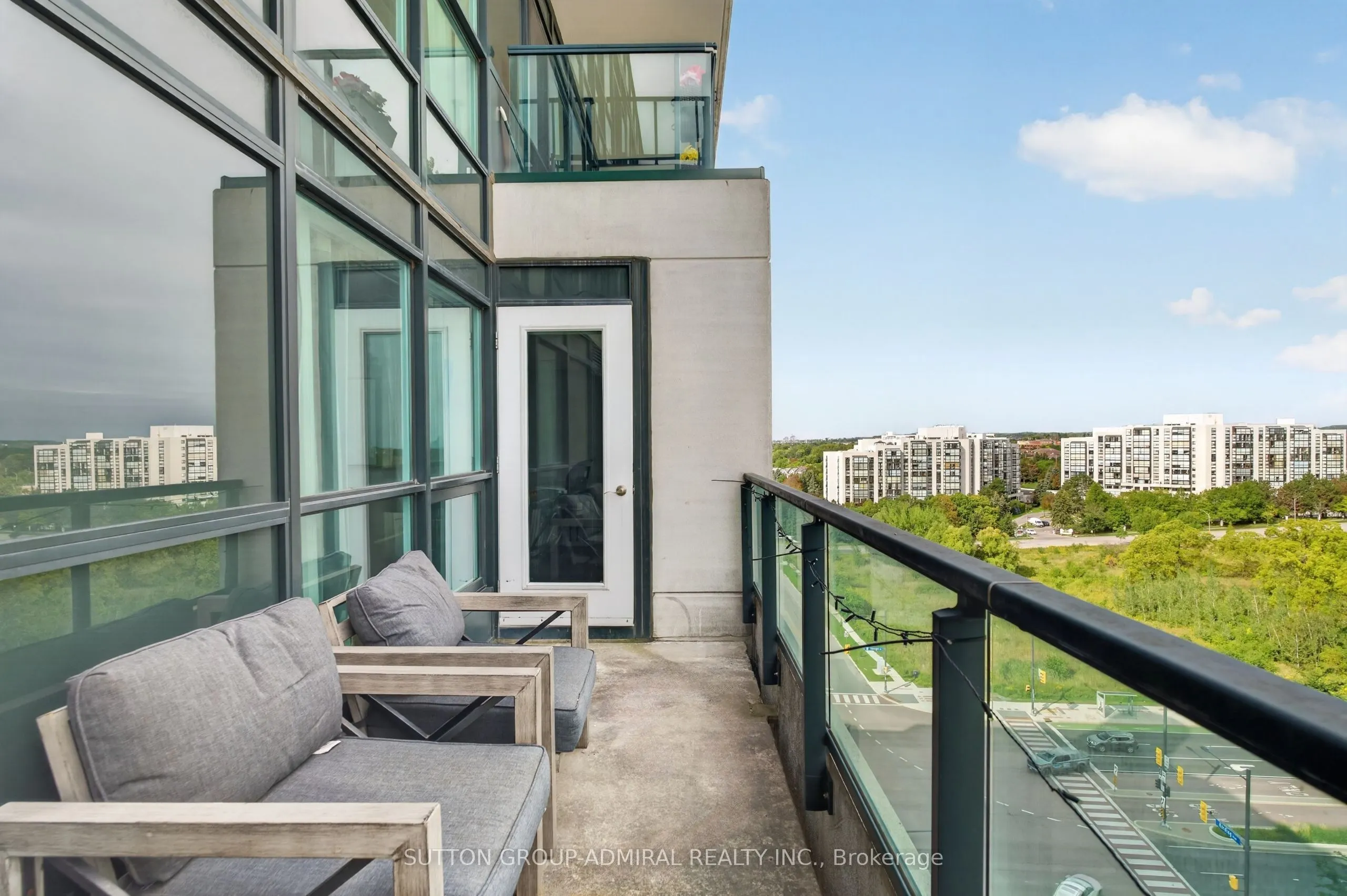 18 Harding Boulevard #1203