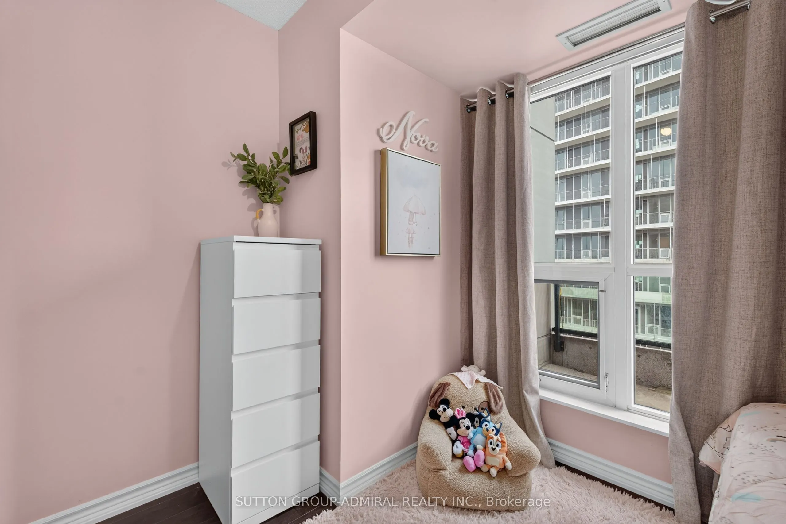 18 Harding Boulevard #1203