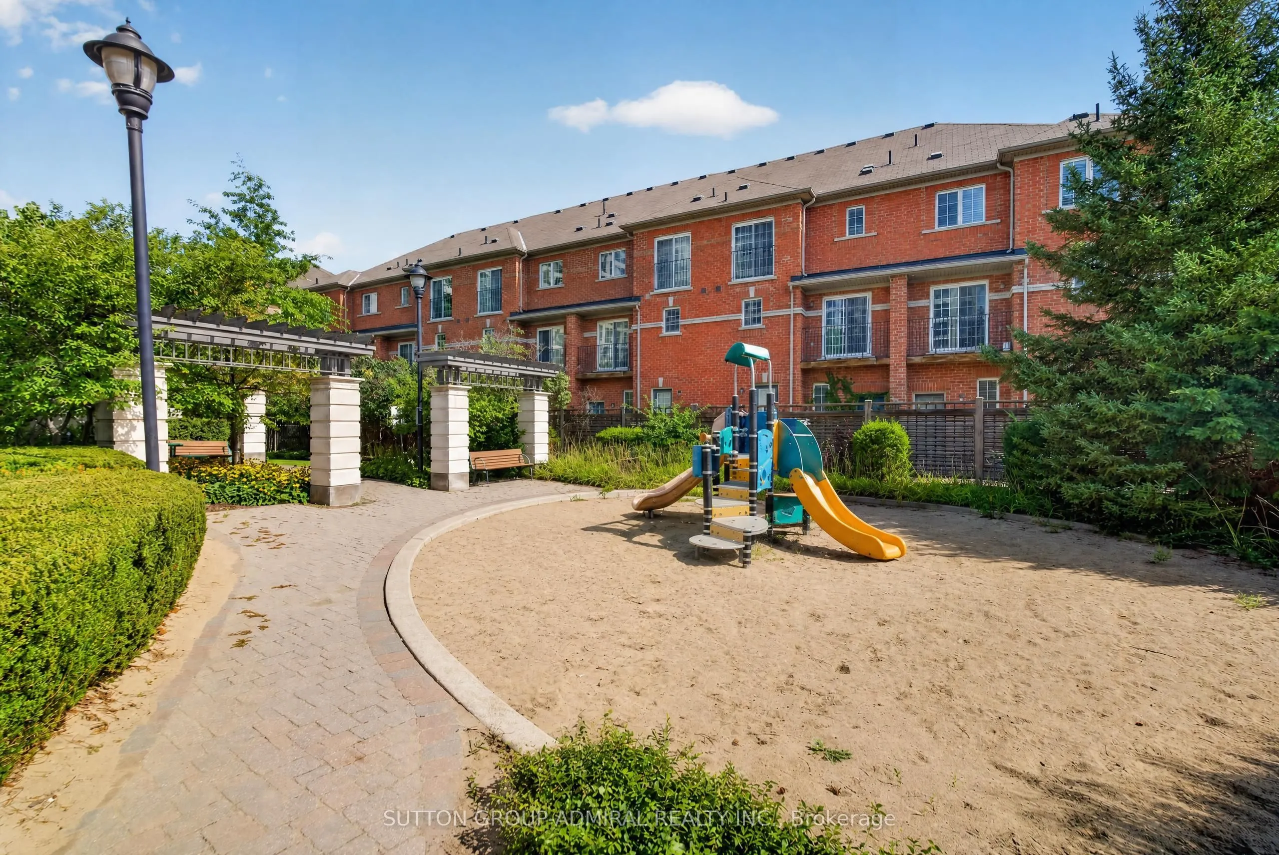 18 Harding Boulevard #1203