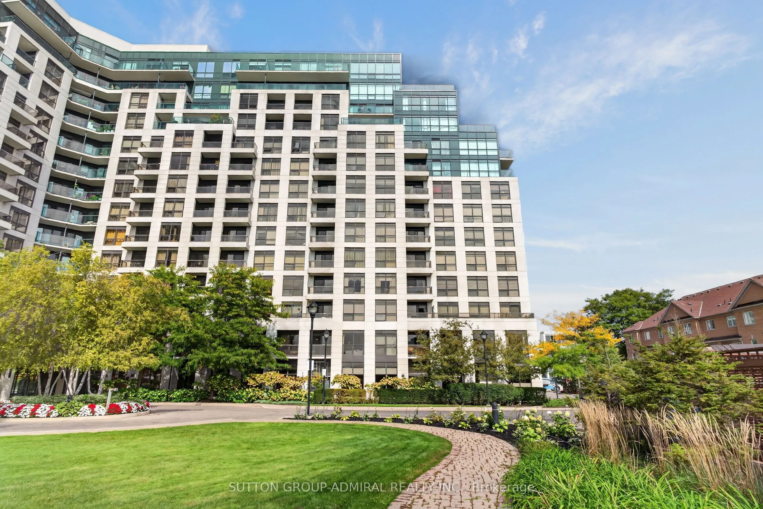 18 Harding Boulevard #1203