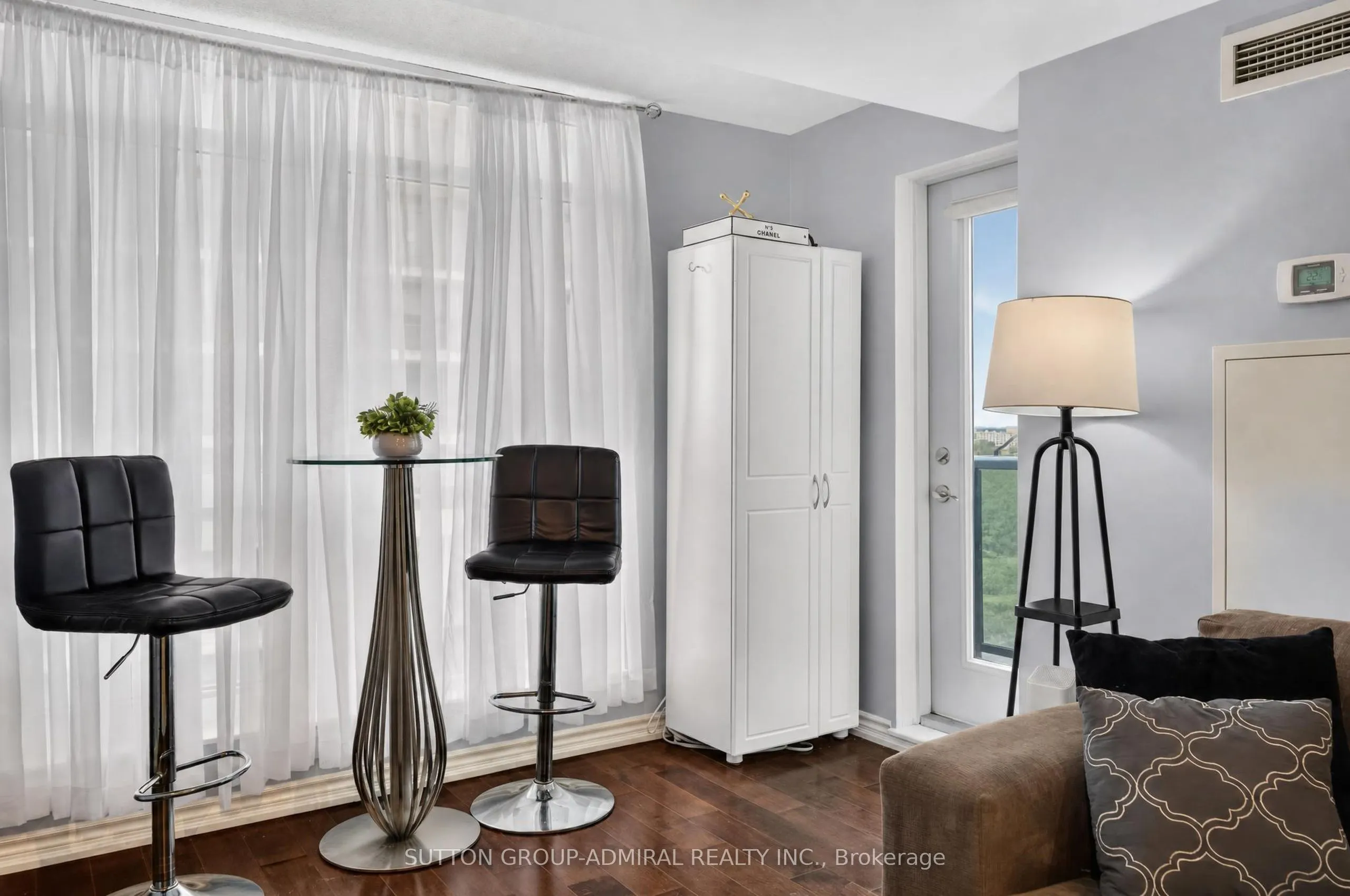 18 Harding Boulevard #1203