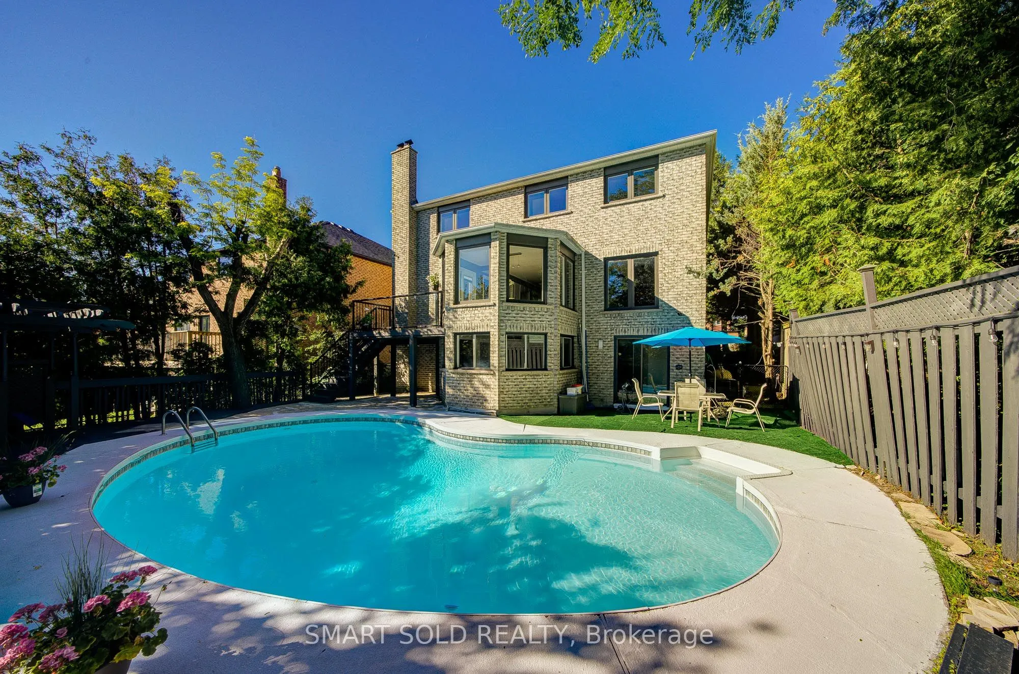 350 Kirby Crescent