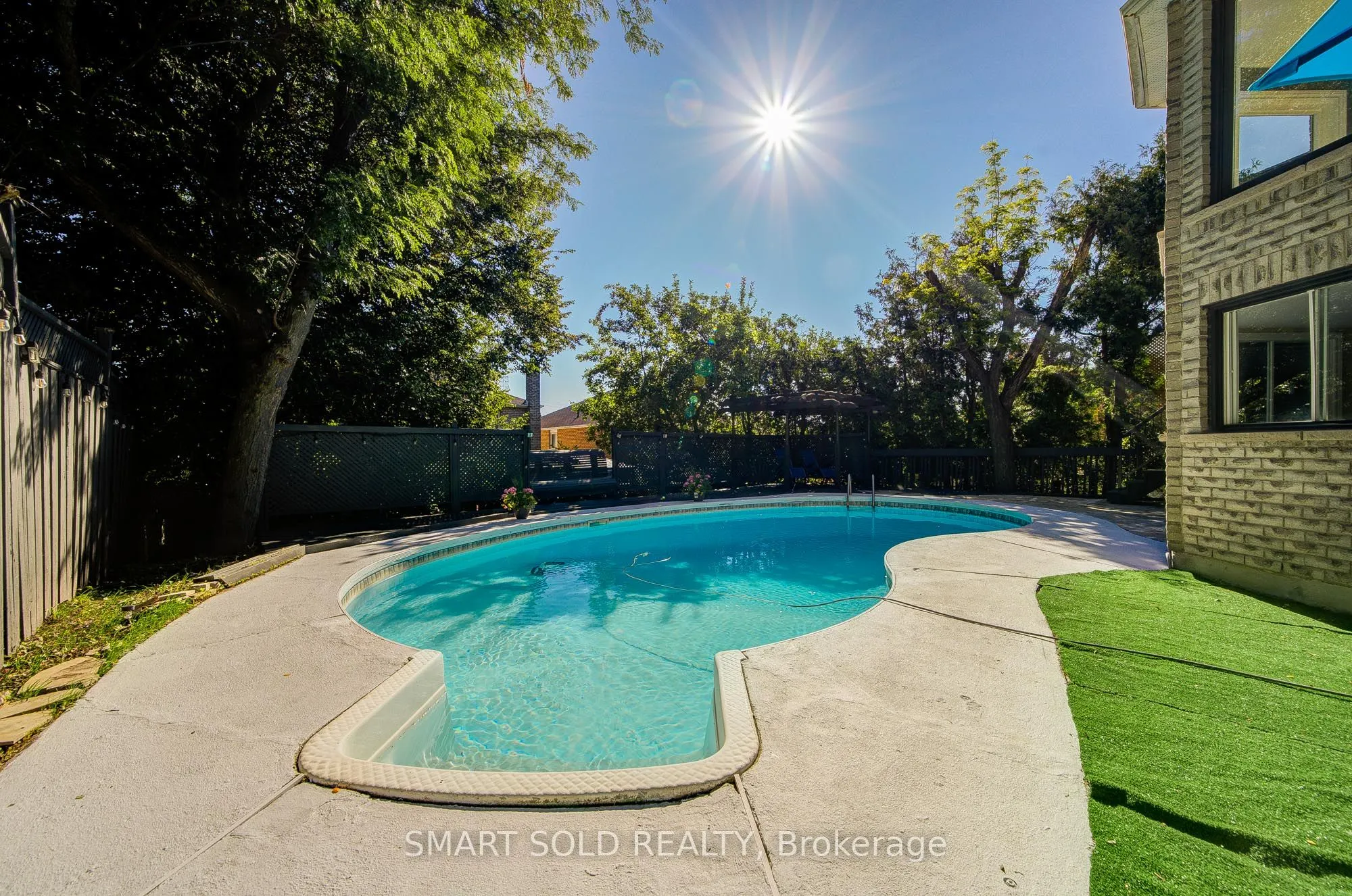 350 Kirby Crescent